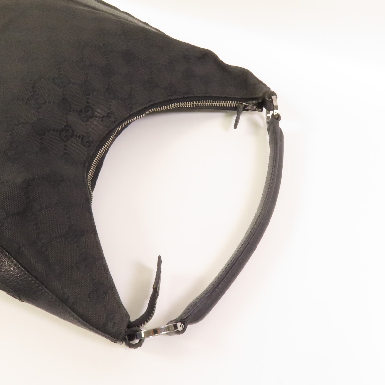 GUCCI 帆布GG Shoulder Bag銀扣肩背袋