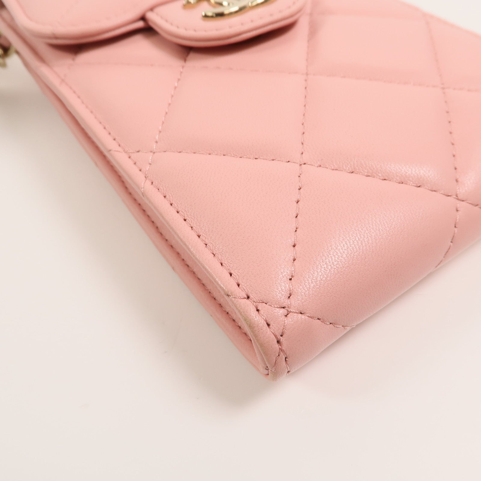 CHANEL 羊皮皮革Phone Bag鏈帶肩背袋