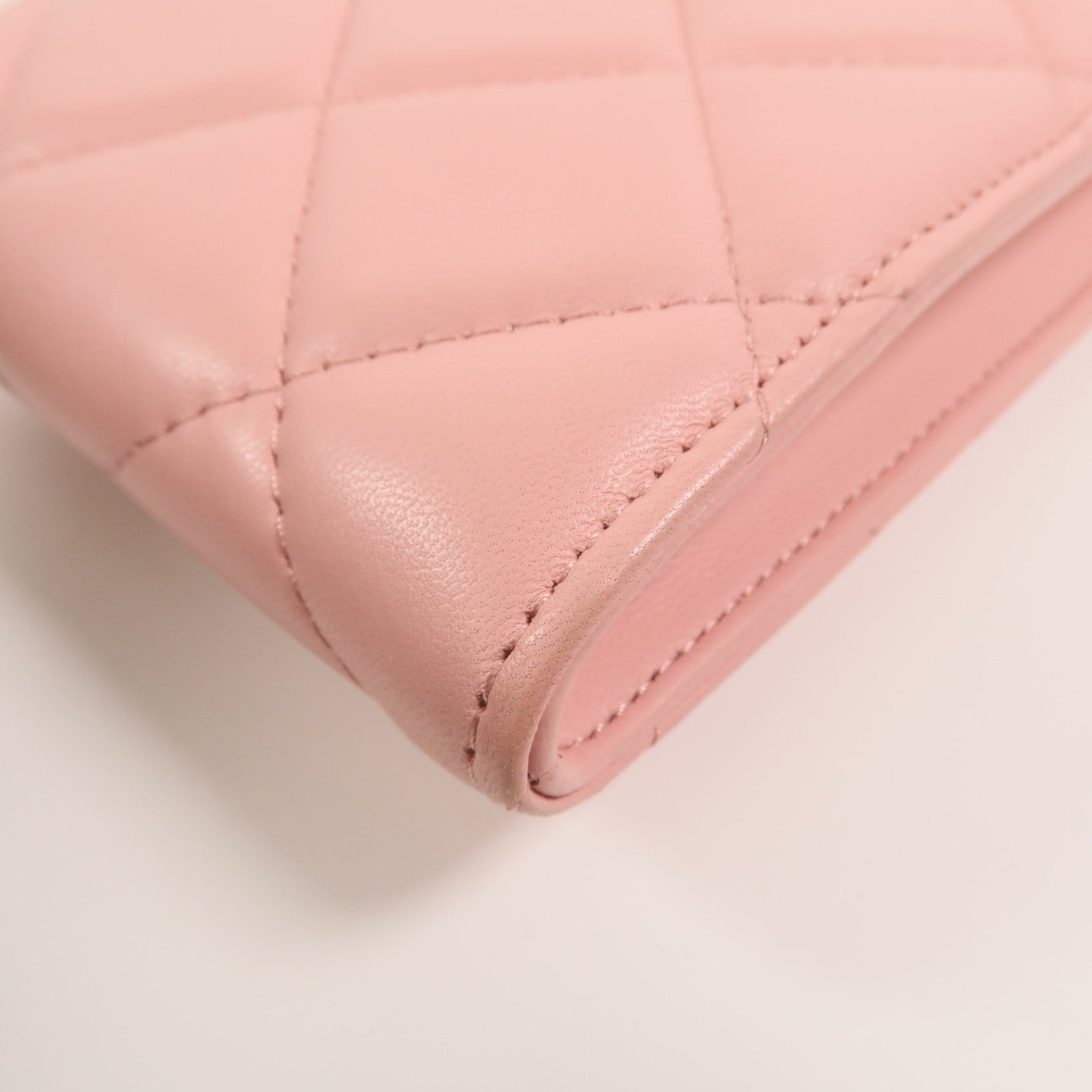 CHANEL 羊皮皮革Phone Bag鏈帶肩背袋