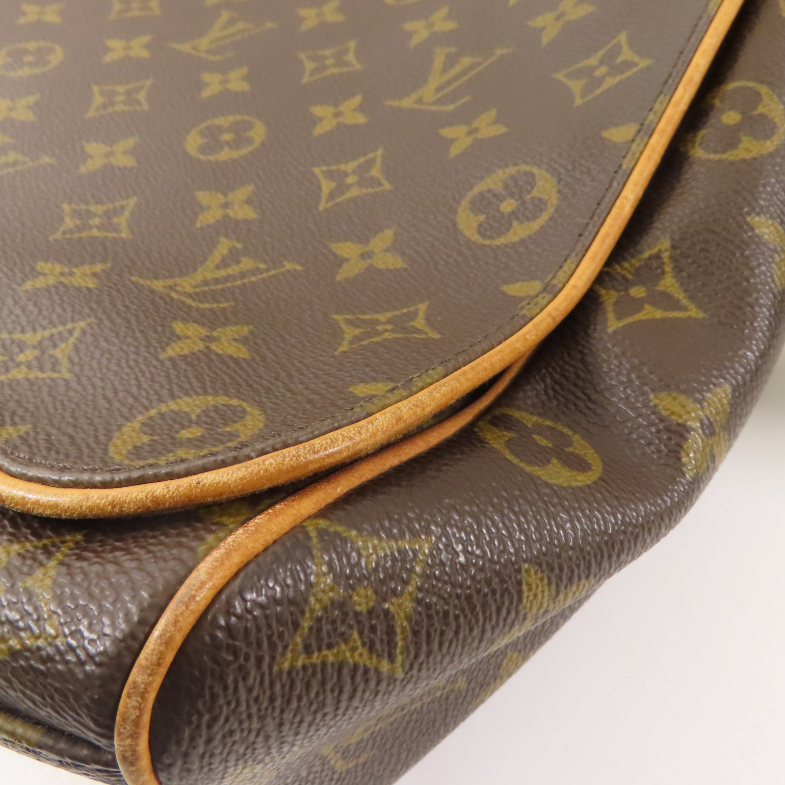 LOUIS VUITTON Monogram Abbesses金扣肩背袋