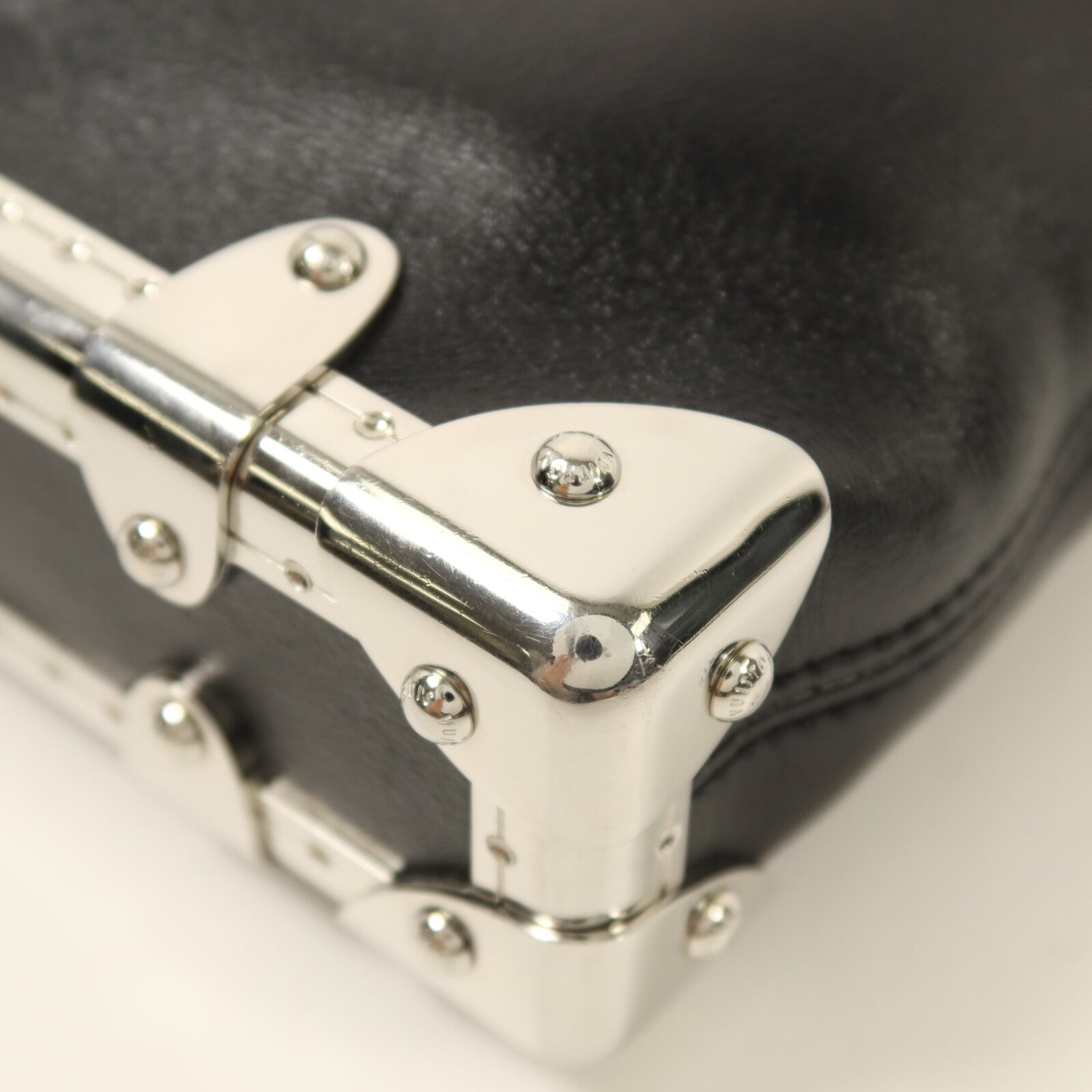LOUIS VUITTON 牛皮皮革Slim Trunk銀扣鏈帶手挽肩背兩用袋