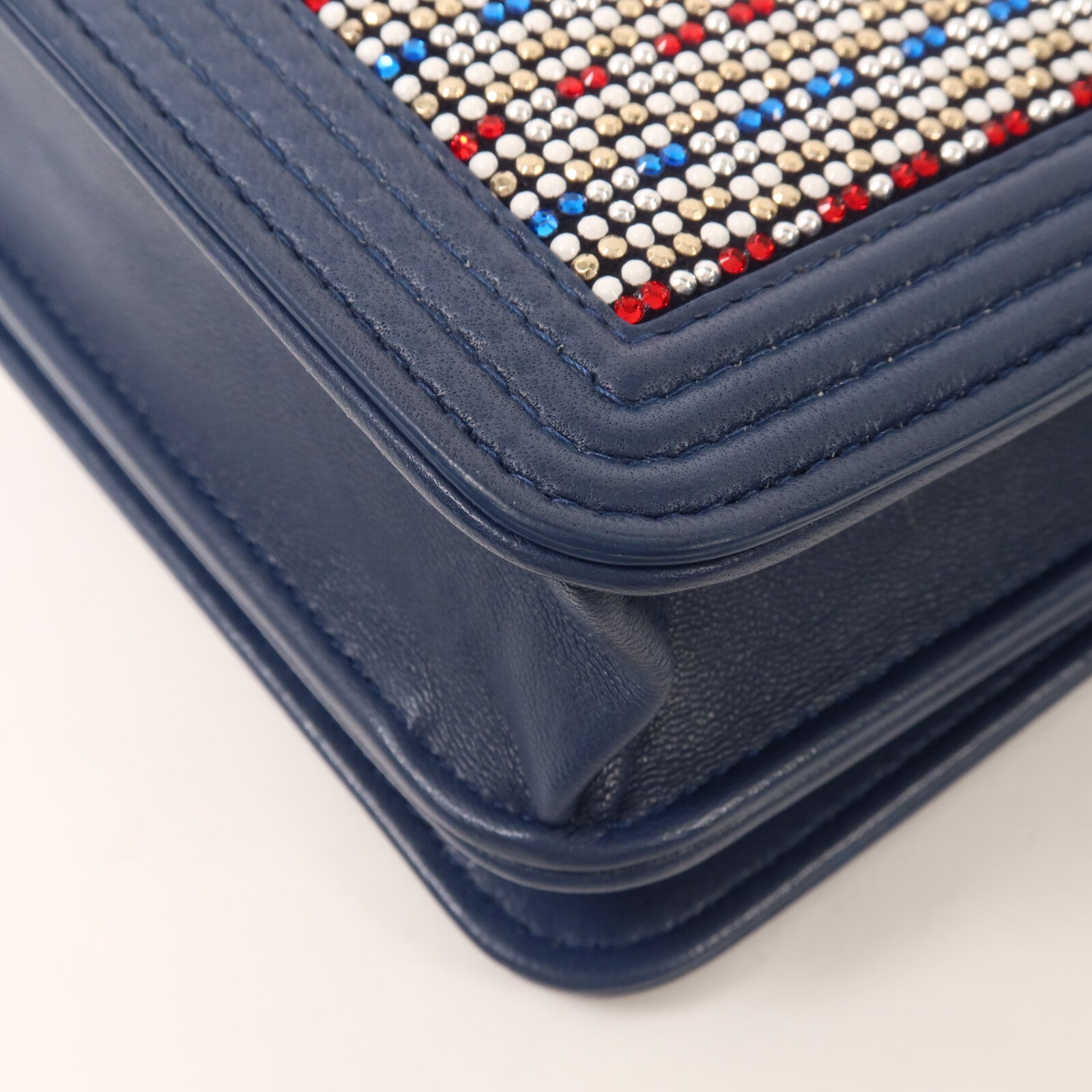 CHANEL 牛皮皮革/Strass Boy Wallet On Chain鏈帶肩背袋