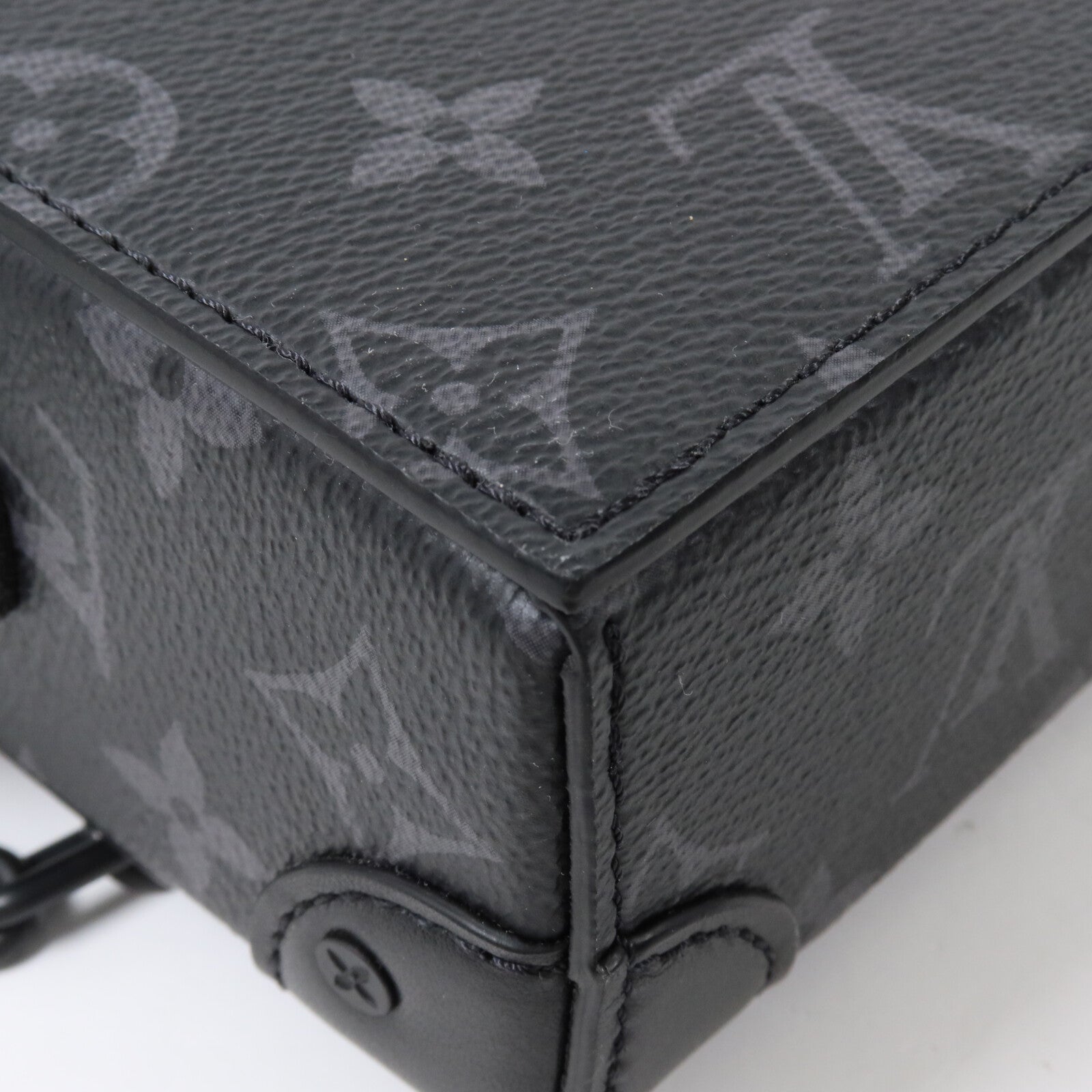 LOUIS VUITTON Monogram Eclipse Steamer Wearable Wallet肩背袋