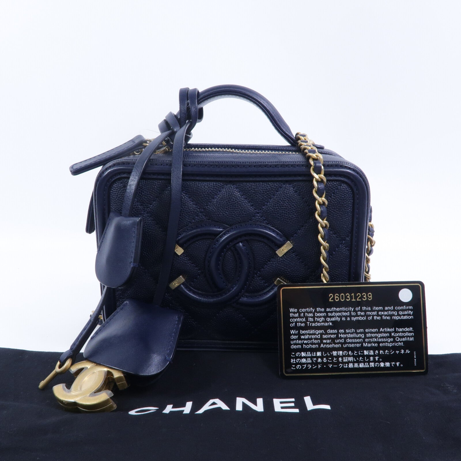 CHANEL 牛皮皮革CC Filigree Vanity Case鏈帶手挽肩背兩用袋