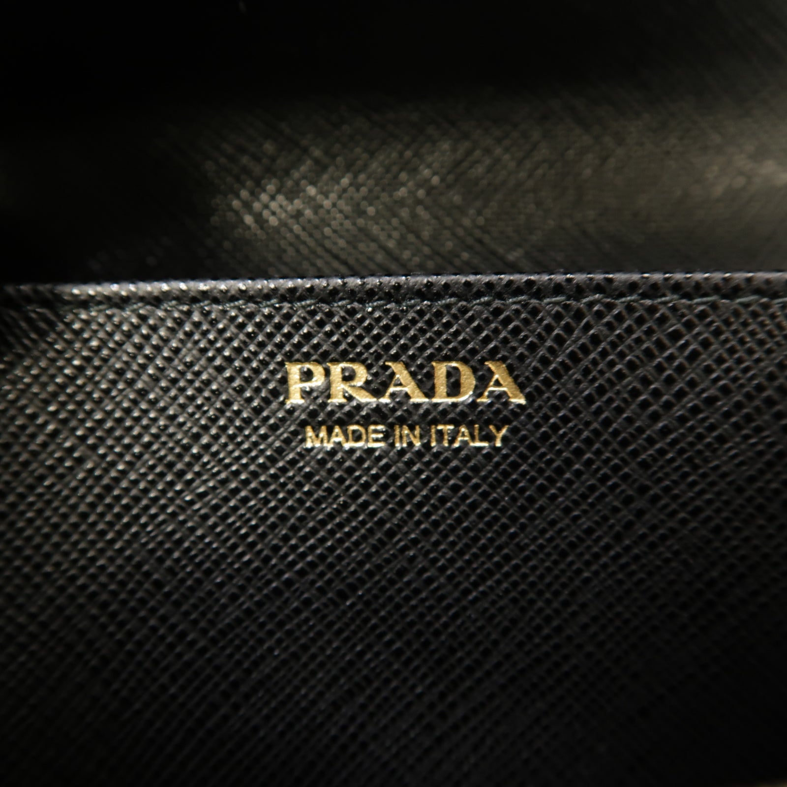 PRADA 【激減優惠】Saffiano皮革Mini Wallet with Chain金扣錢包黑色