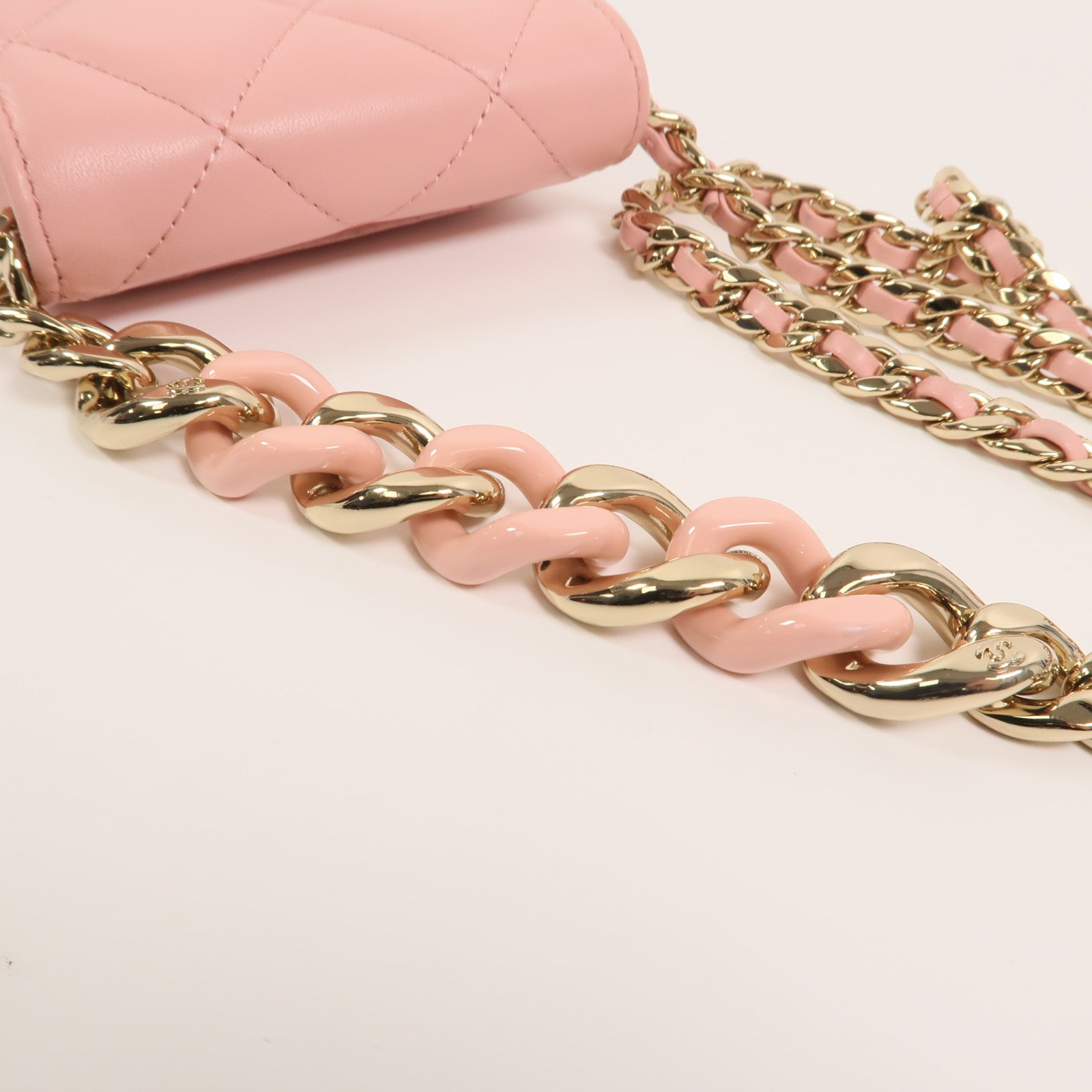 CHANEL 羊皮皮革Phone Bag鏈帶肩背袋