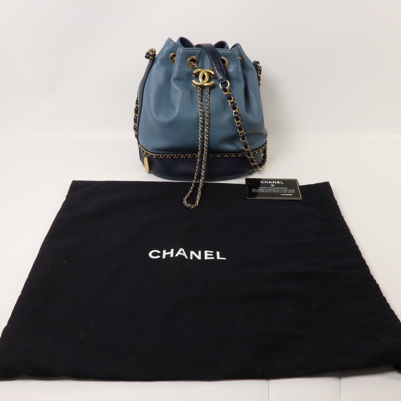 CHANEL 牛皮皮革Chain Bucket鏈帶肩背袋