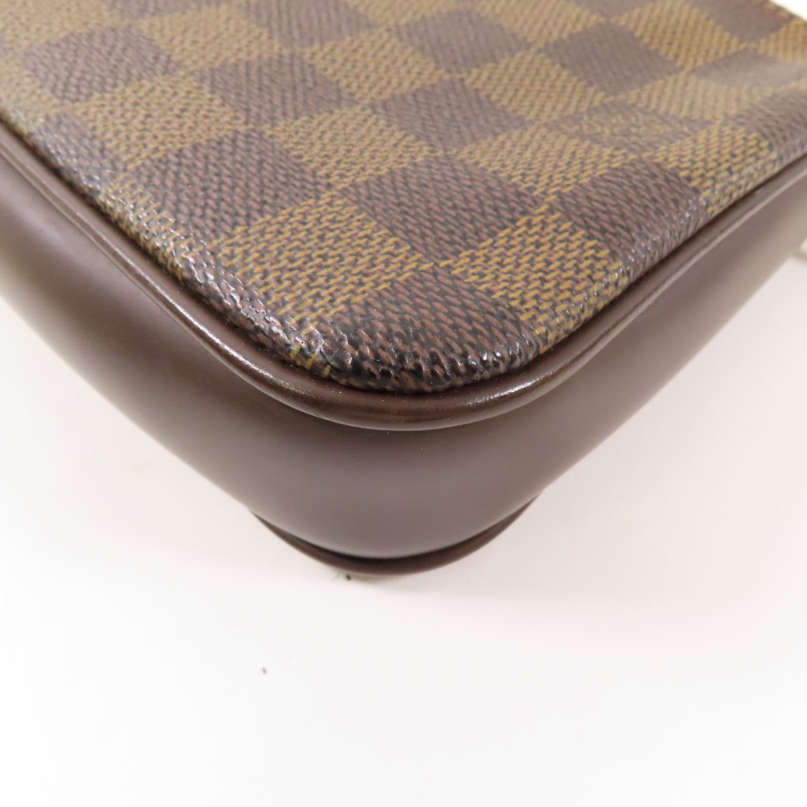 LOUIS VUITTON Damier Pochette Accessoires金扣手挽袋