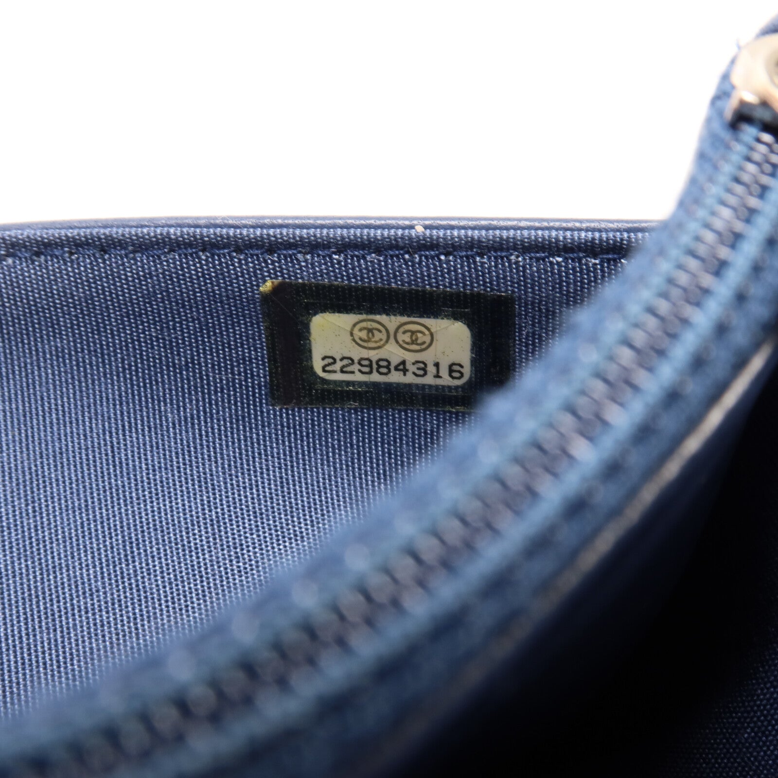 CHANEL 牛皮皮革/Strass Boy Wallet On Chain鏈帶肩背袋