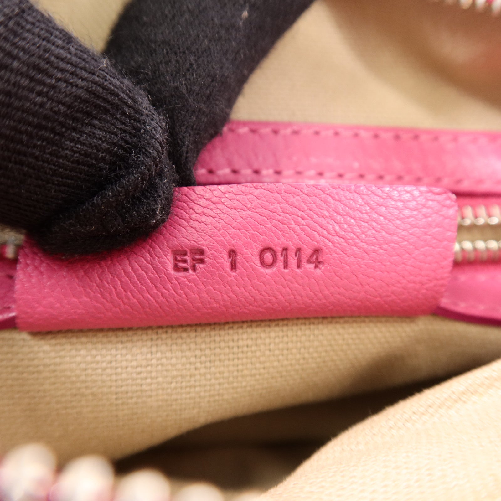 GIVENCHY 牛皮皮革Pandora Mini銀扣肩背袋