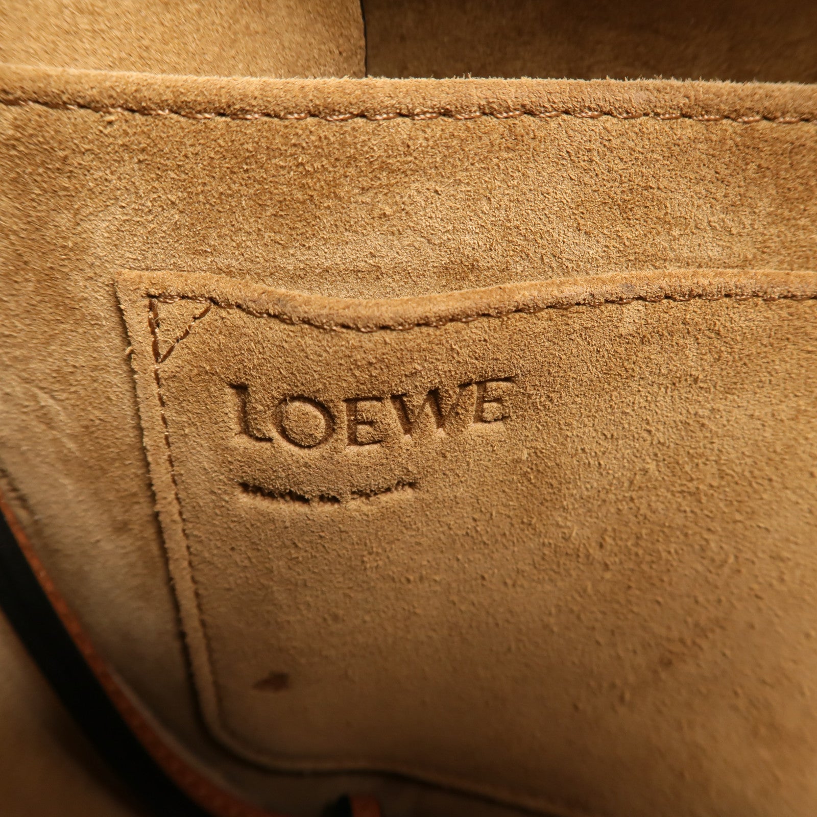 LOEWE 牛皮皮革Small Gate金扣肩背袋