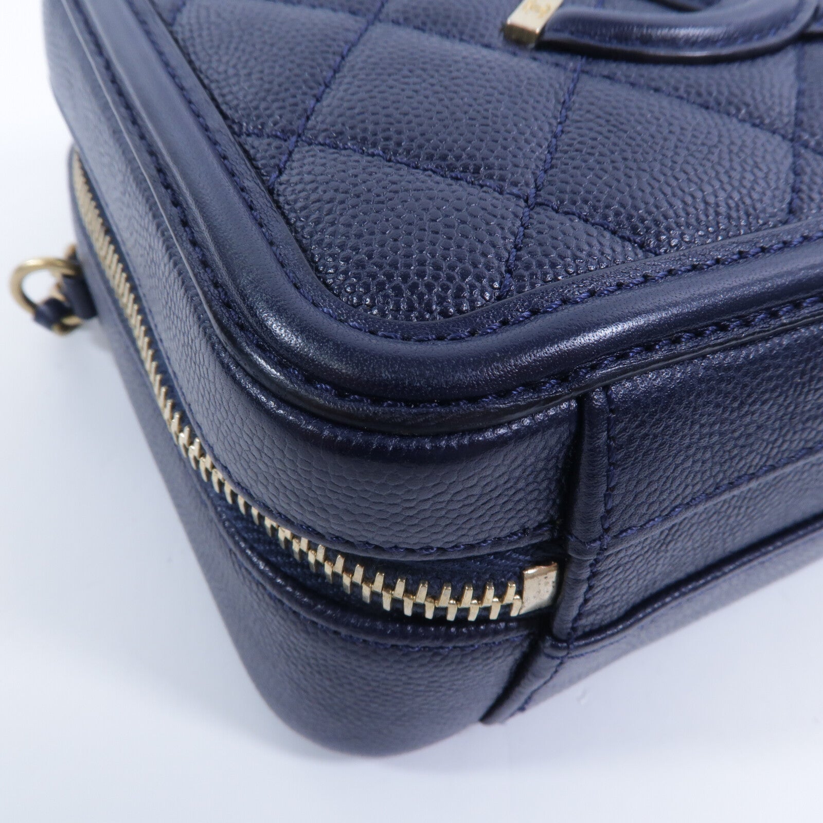 CHANEL 牛皮皮革CC Filigree Vanity Case鏈帶手挽肩背兩用袋