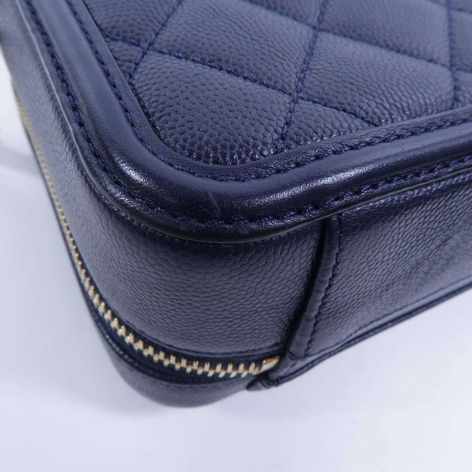 CHANEL 牛皮皮革CC Filigree Vanity Case鏈帶手挽肩背兩用袋