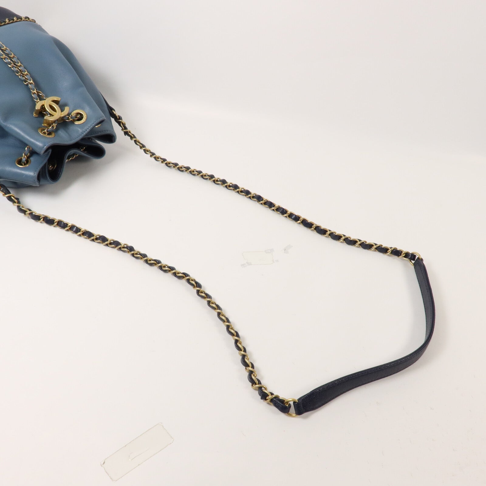 CHANEL 牛皮皮革Chain Bucket鏈帶肩背袋