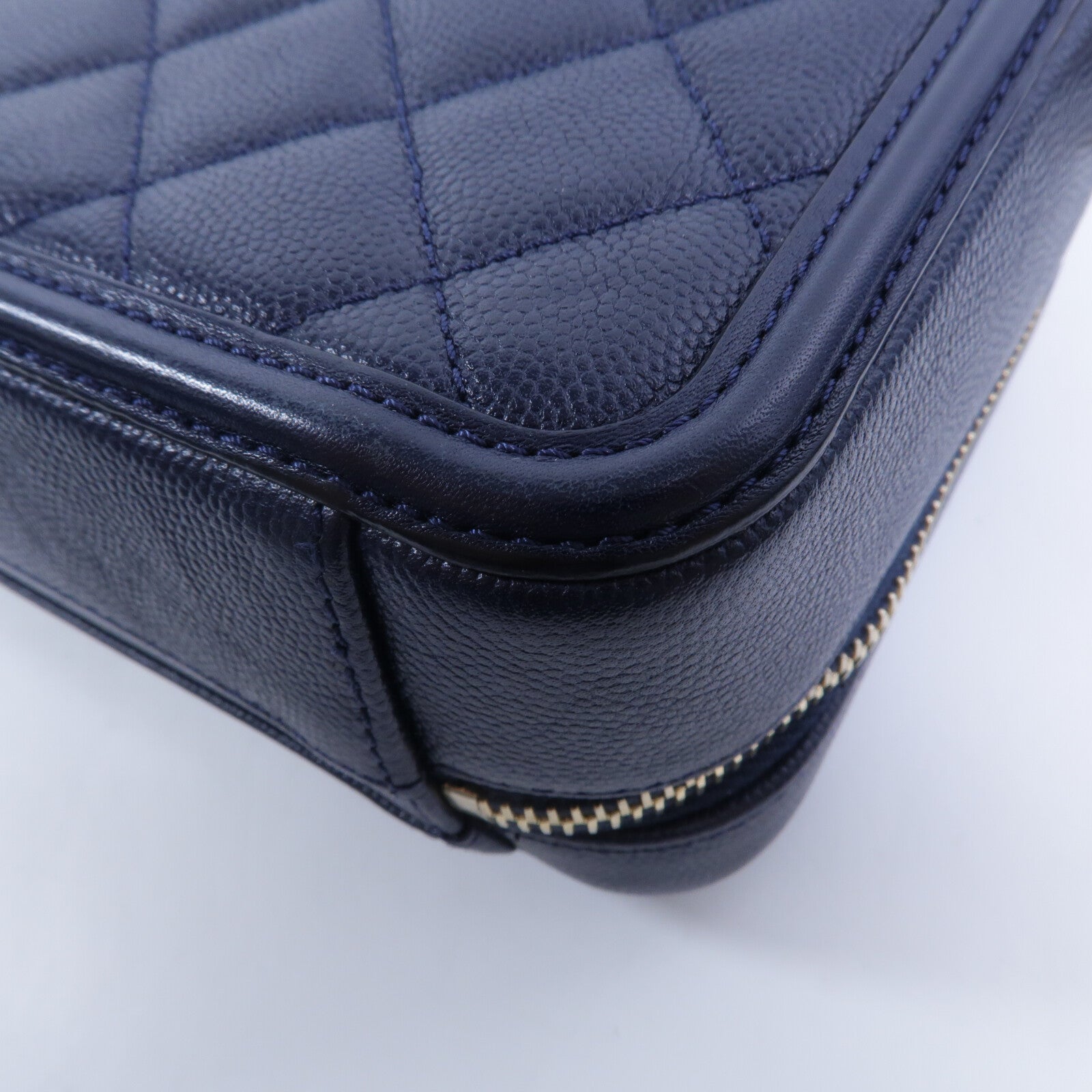 CHANEL 牛皮皮革CC Filigree Vanity Case鏈帶手挽肩背兩用袋