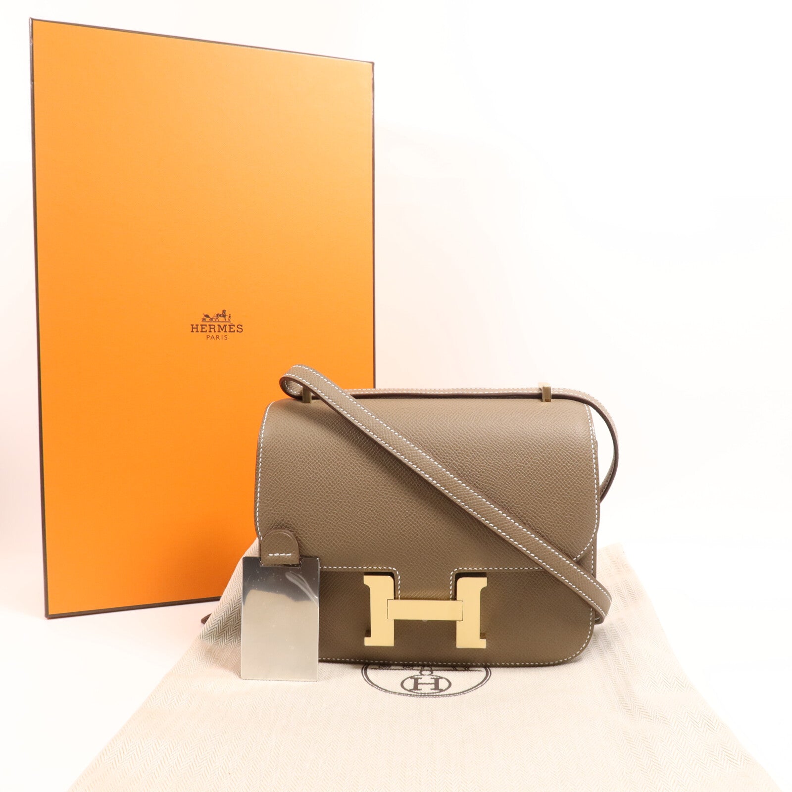 HERMES Epsom皮革Constance Mini金扣肩背袋Etoupe