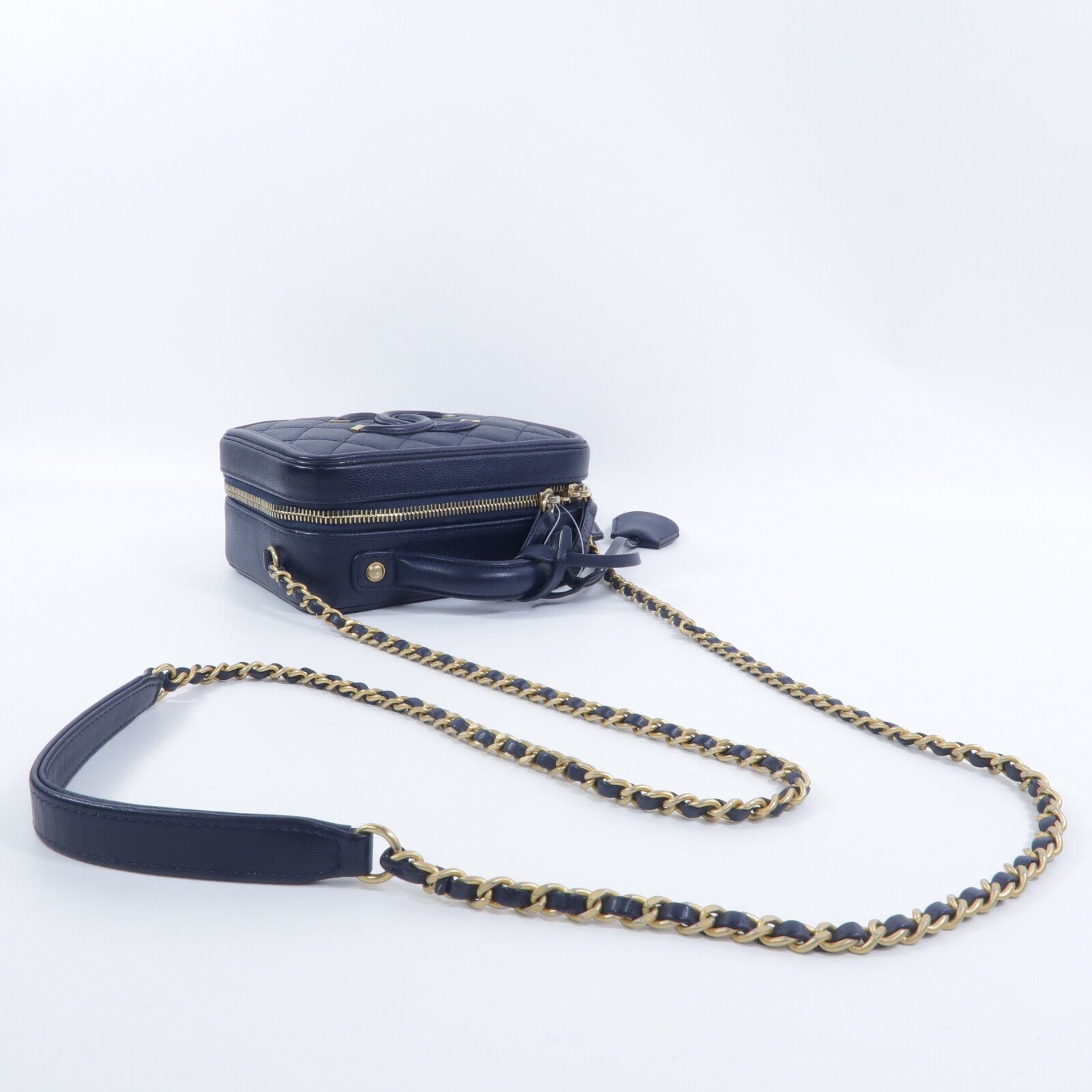 CHANEL 牛皮皮革CC Filigree Vanity Case鏈帶手挽肩背兩用袋
