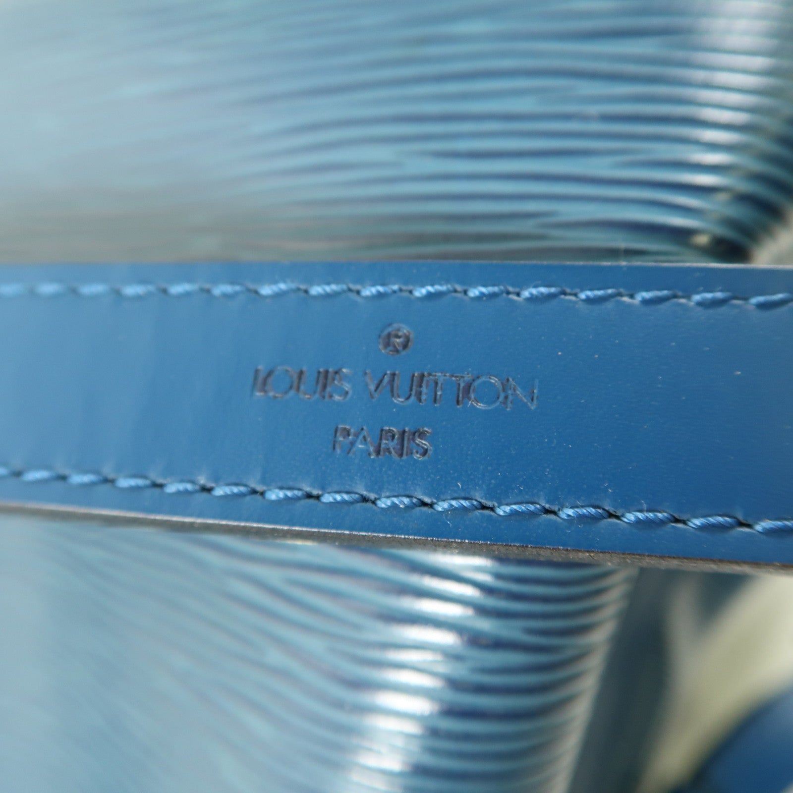 LOUIS VUITTON Epi Petit Noe金扣肩背袋藍色