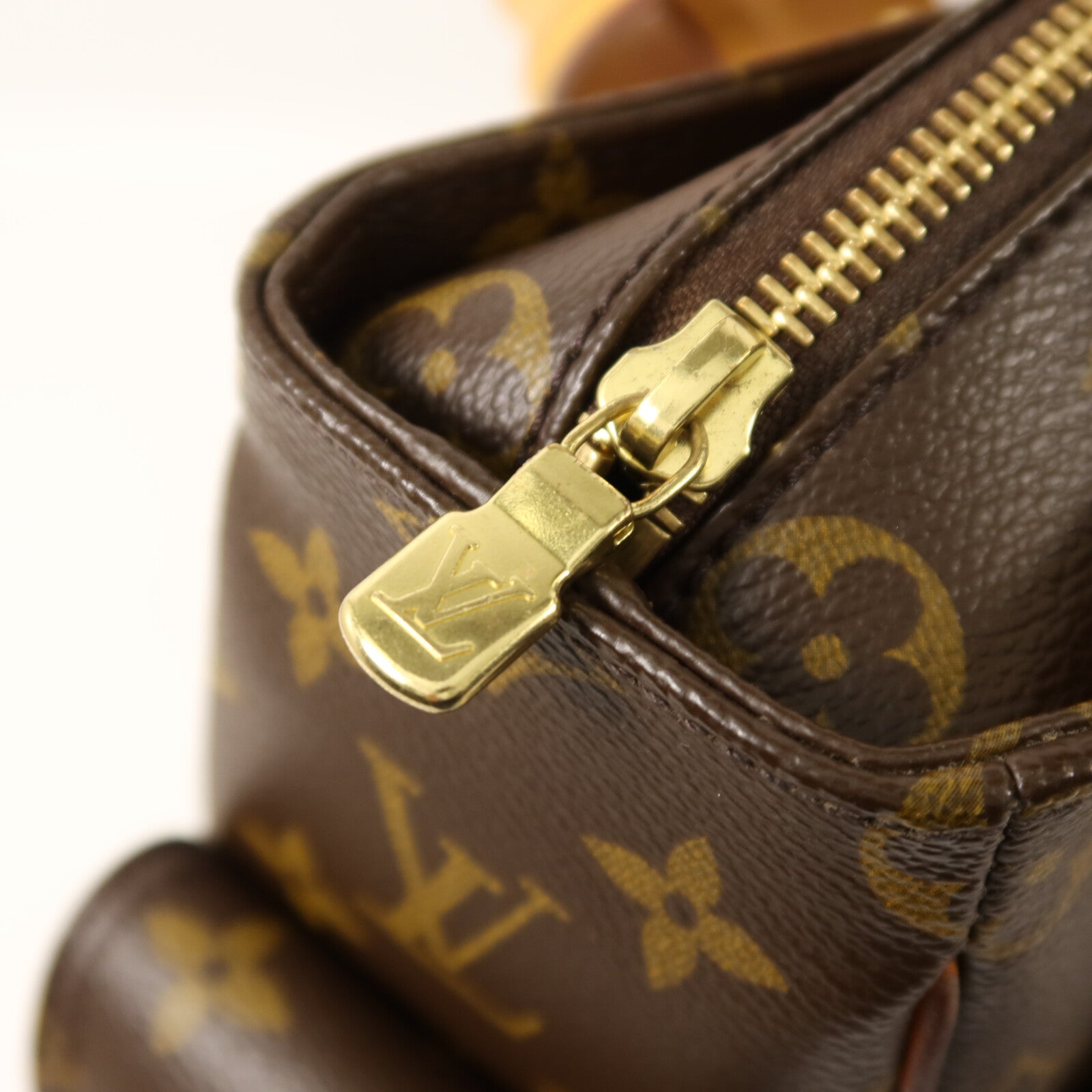 LOUIS VUITTON Monogram Multipli Cite金扣肩背袋