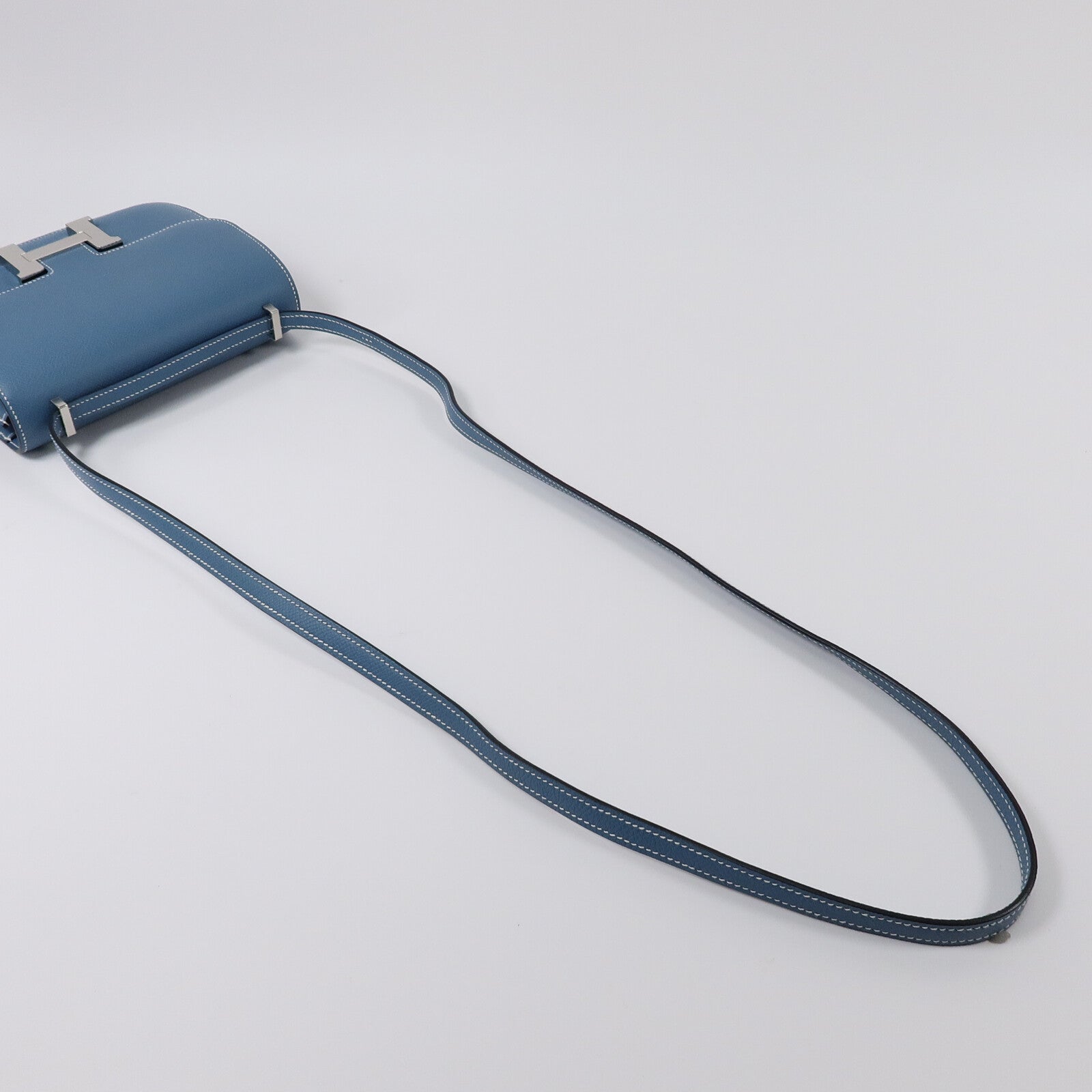 HERMES Epsom皮革Constance Mini肩背袋New Bleu Jean