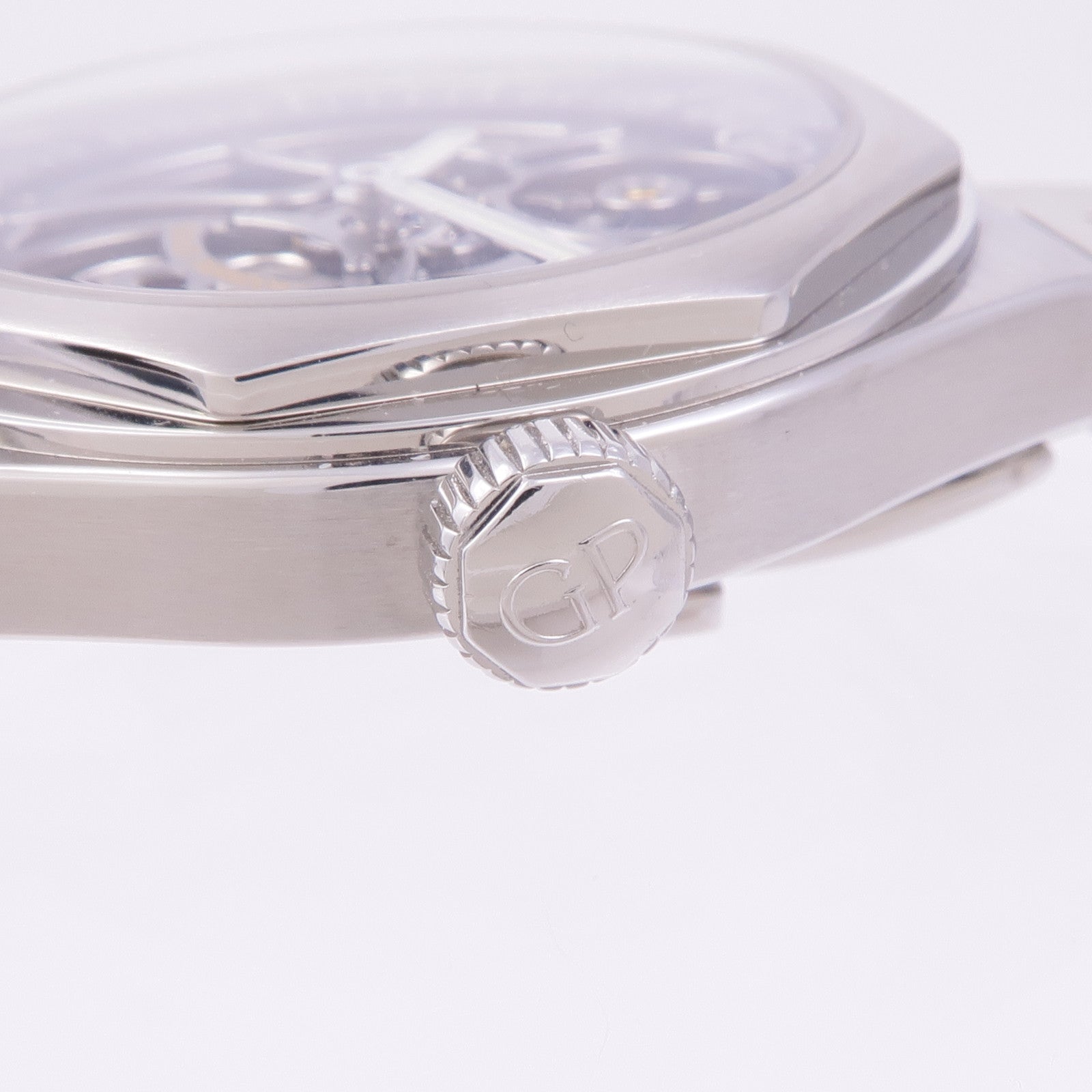 GIRARD-PERREGAUX Laureato 81015-11-001-11A