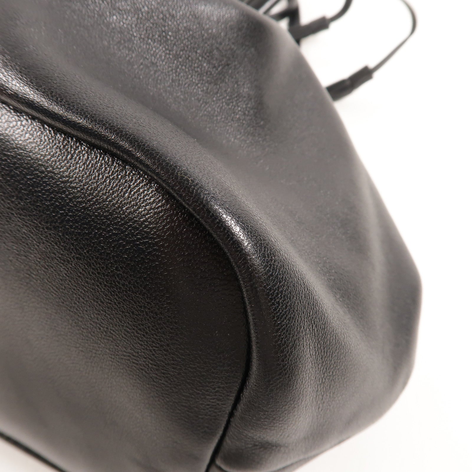 PRADA 羊皮皮革Bucket Bag肩背袋