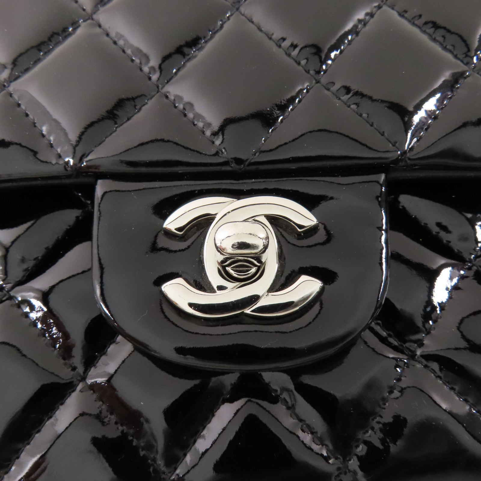 CHANEL 漆皮皮革Classic 25銀扣鏈帶肩背袋