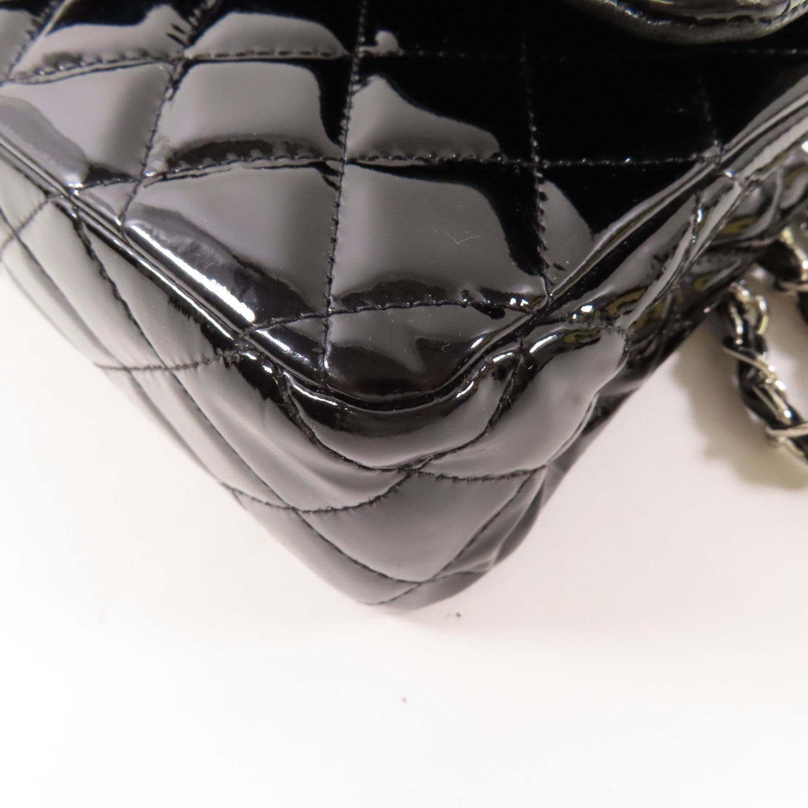 CHANEL 漆皮皮革Classic 25銀扣鏈帶肩背袋