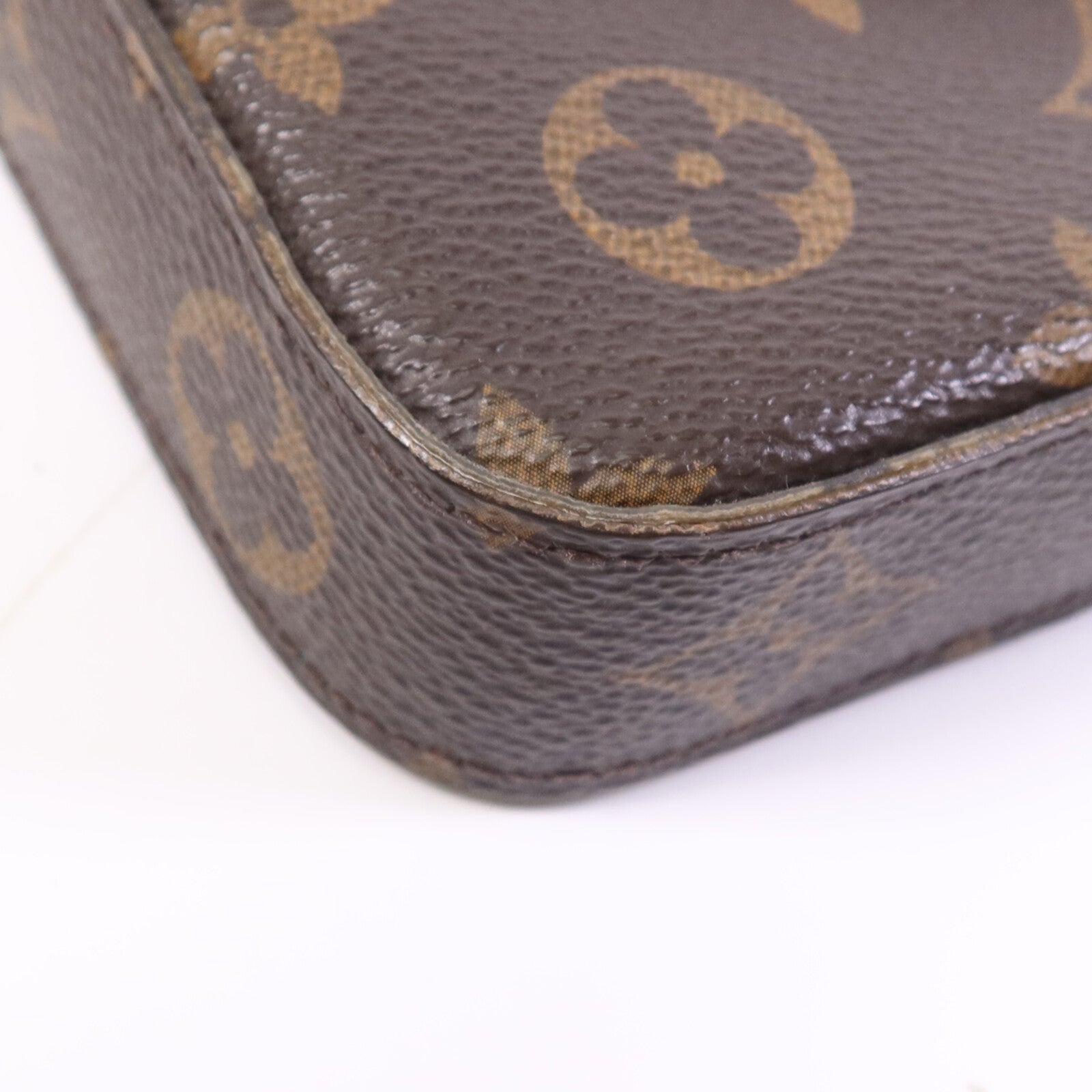 LOUIS VUITTON Monogram Pochette Felicie金扣鏈帶肩背袋