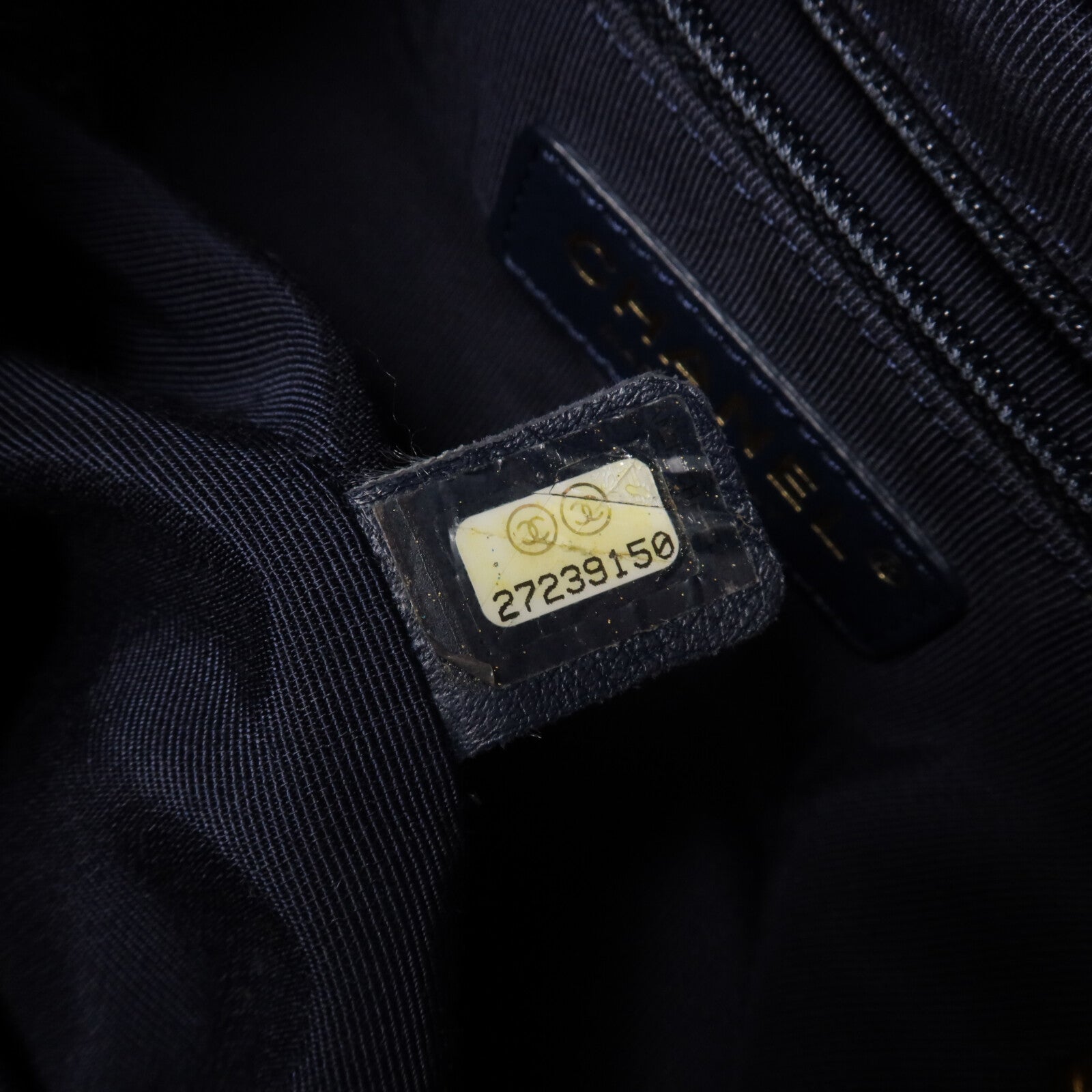 CHANEL 牛皮皮革Chain Bucket鏈帶肩背袋