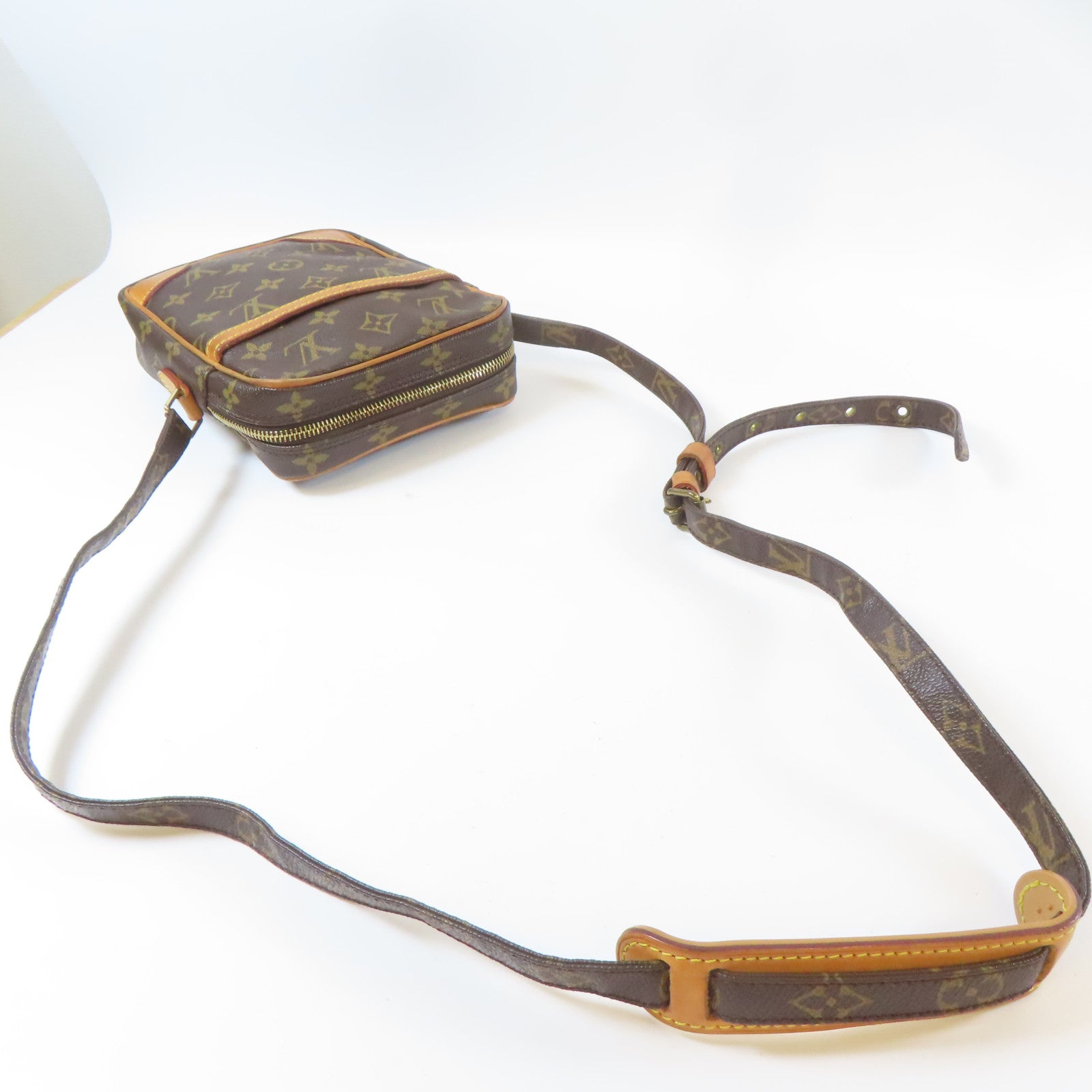 LOUIS VUITTON 【激減優惠】Monogram Danube金扣肩背袋啡色