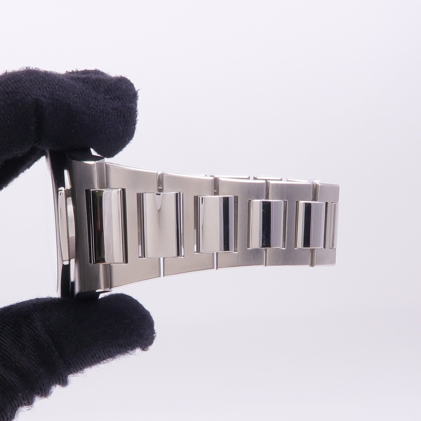 GIRARD-PERREGAUX Laureato 81015-11-001-11A