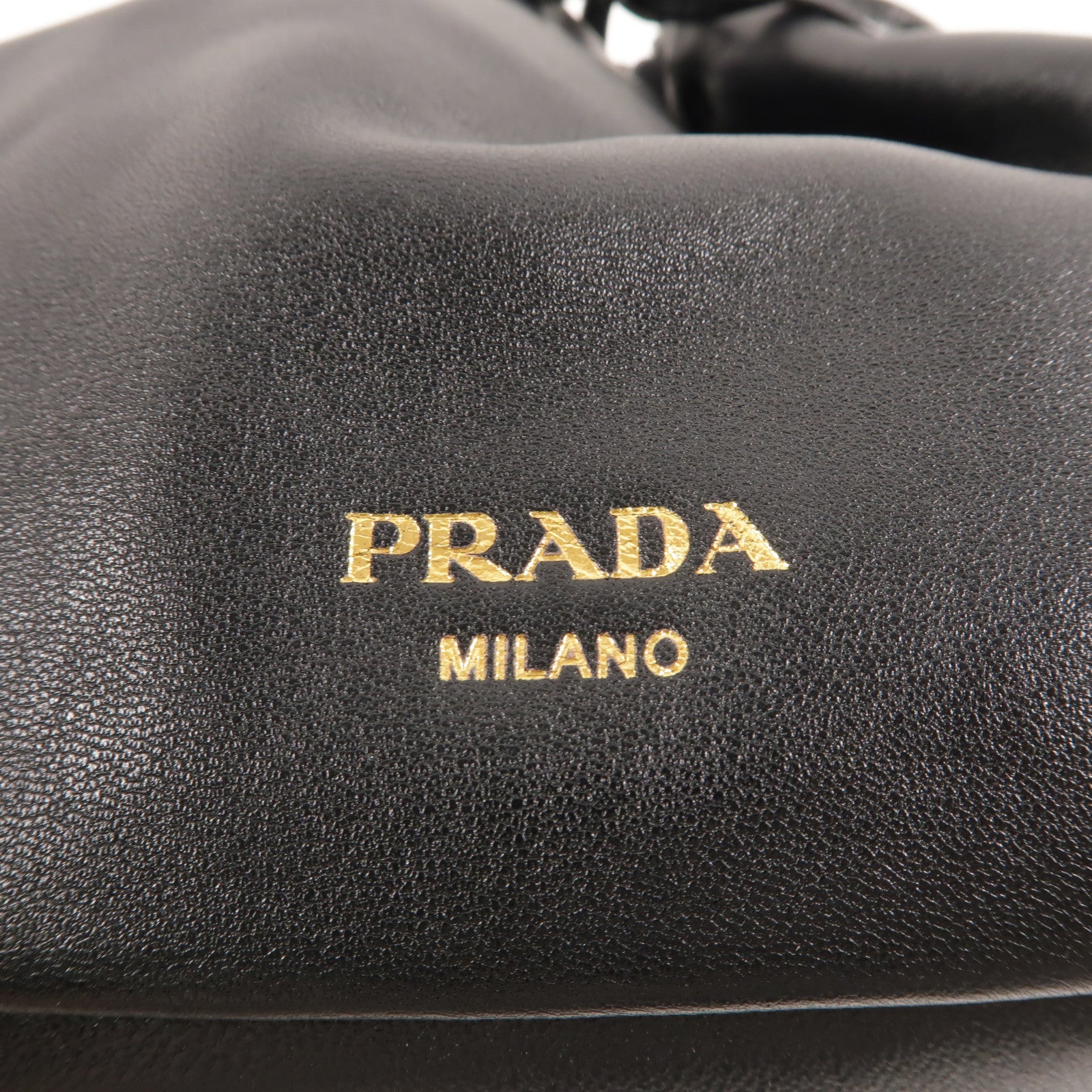 PRADA 羊皮皮革Bucket Bag肩背袋