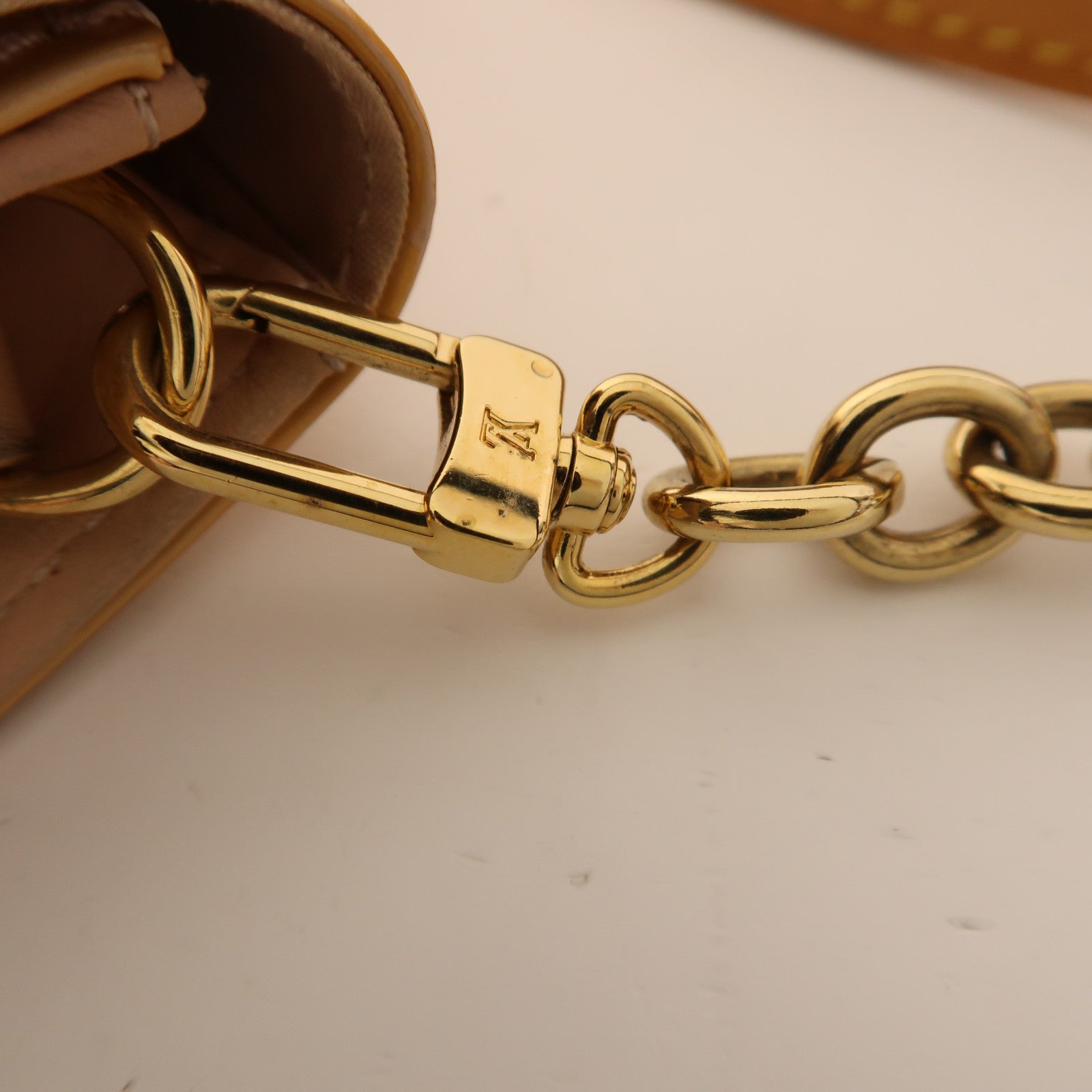 LOUIS VUITTON Vernis Sunset Boulevard金扣手挽袋
