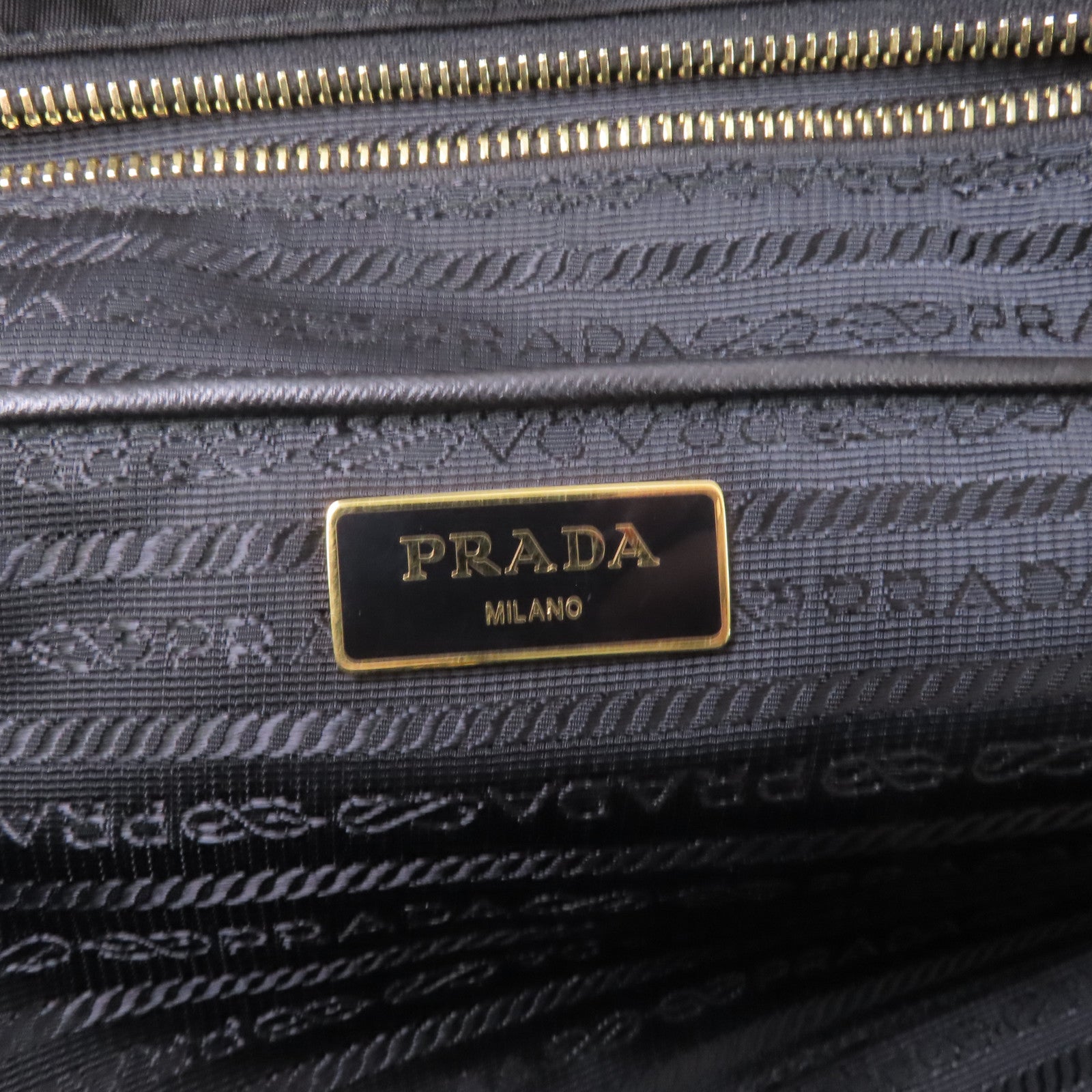 PRADA 尼龍Tote Bag金扣肩背袋黑色