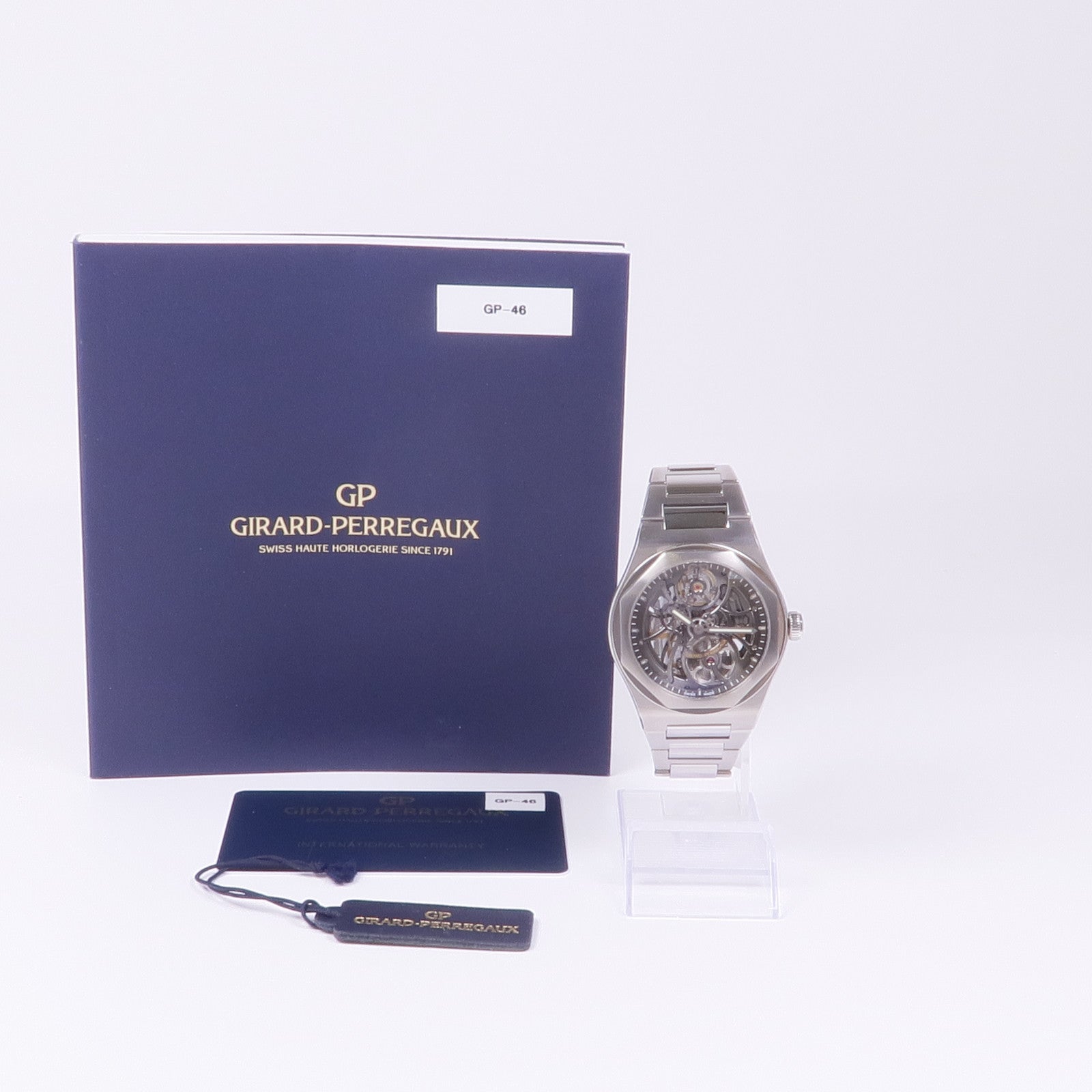 GIRARD-PERREGAUX Laureato 81015-11-001-11A