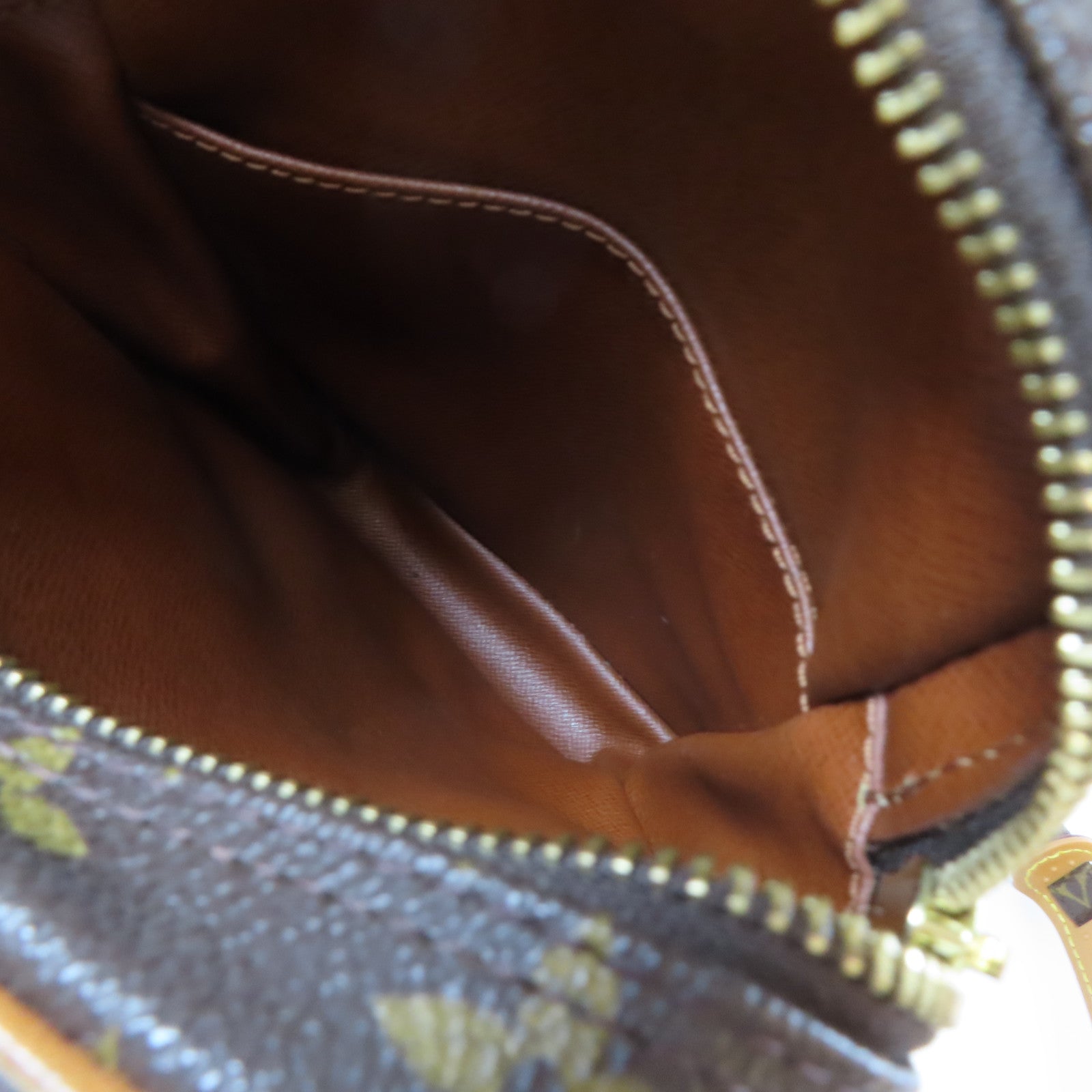 LOUIS VUITTON 【激減優惠】Monogram Danube金扣肩背袋啡色