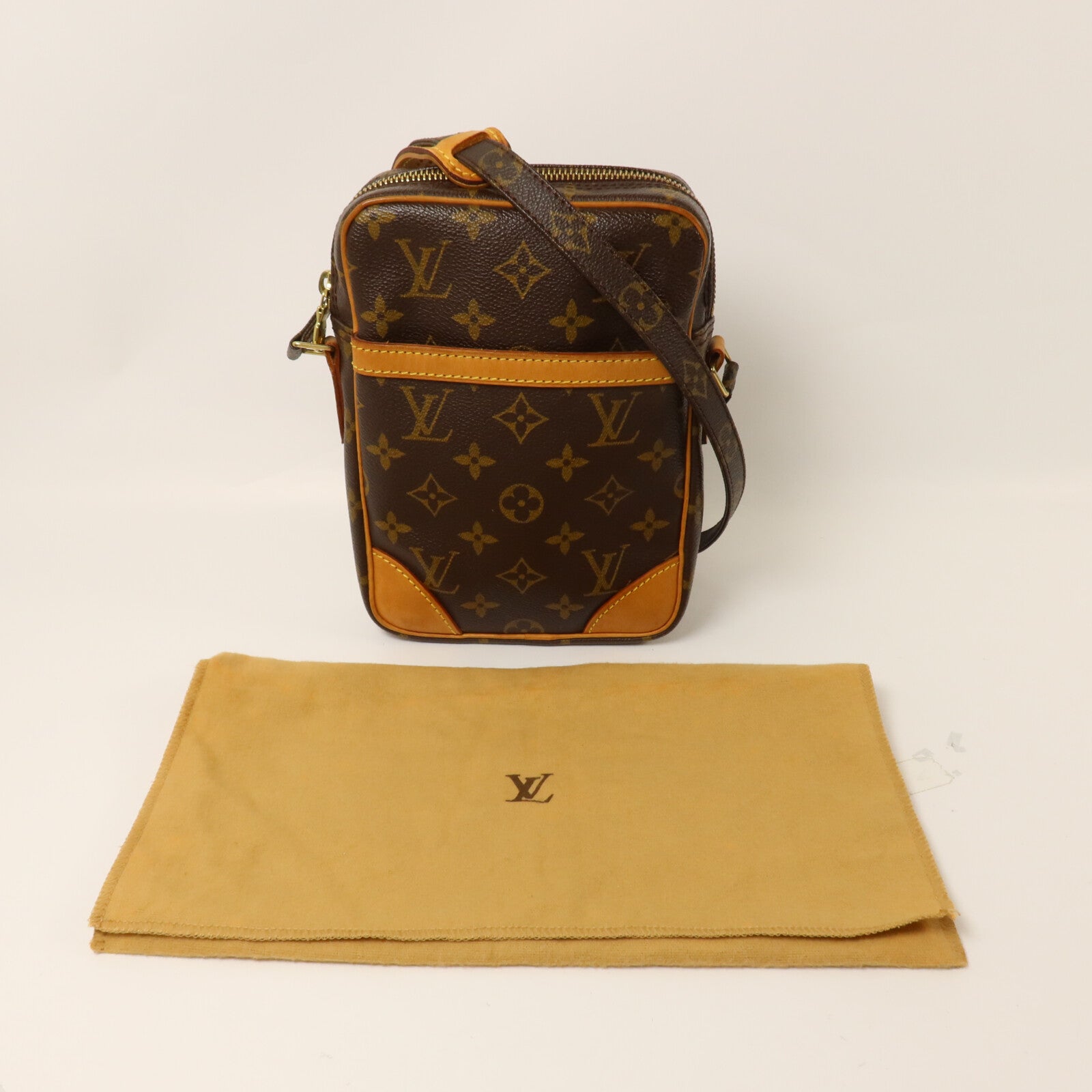 LOUIS VUITTON Monogram Danube肩背袋