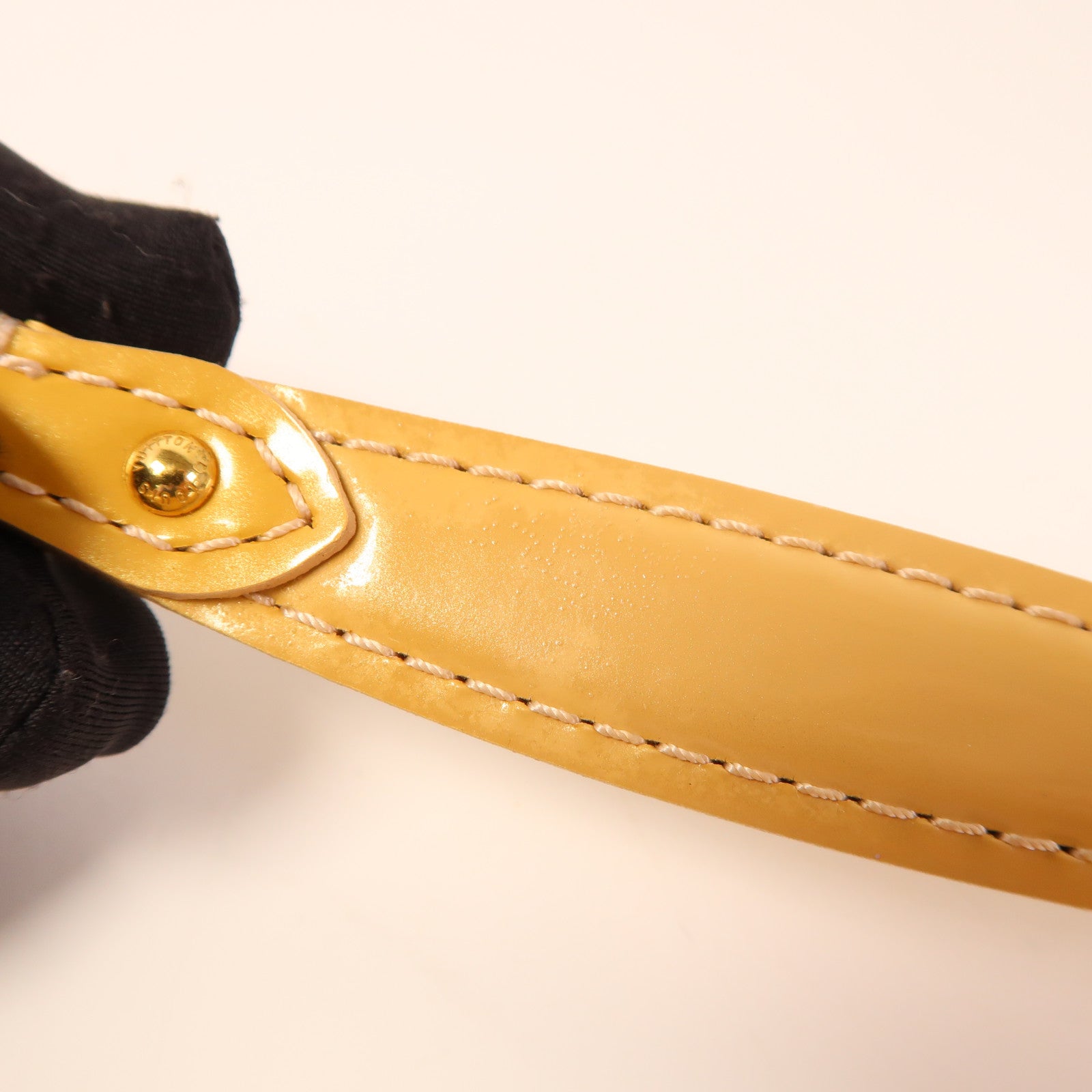 LOUIS VUITTON Vernis Sunset Boulevard金扣手挽袋