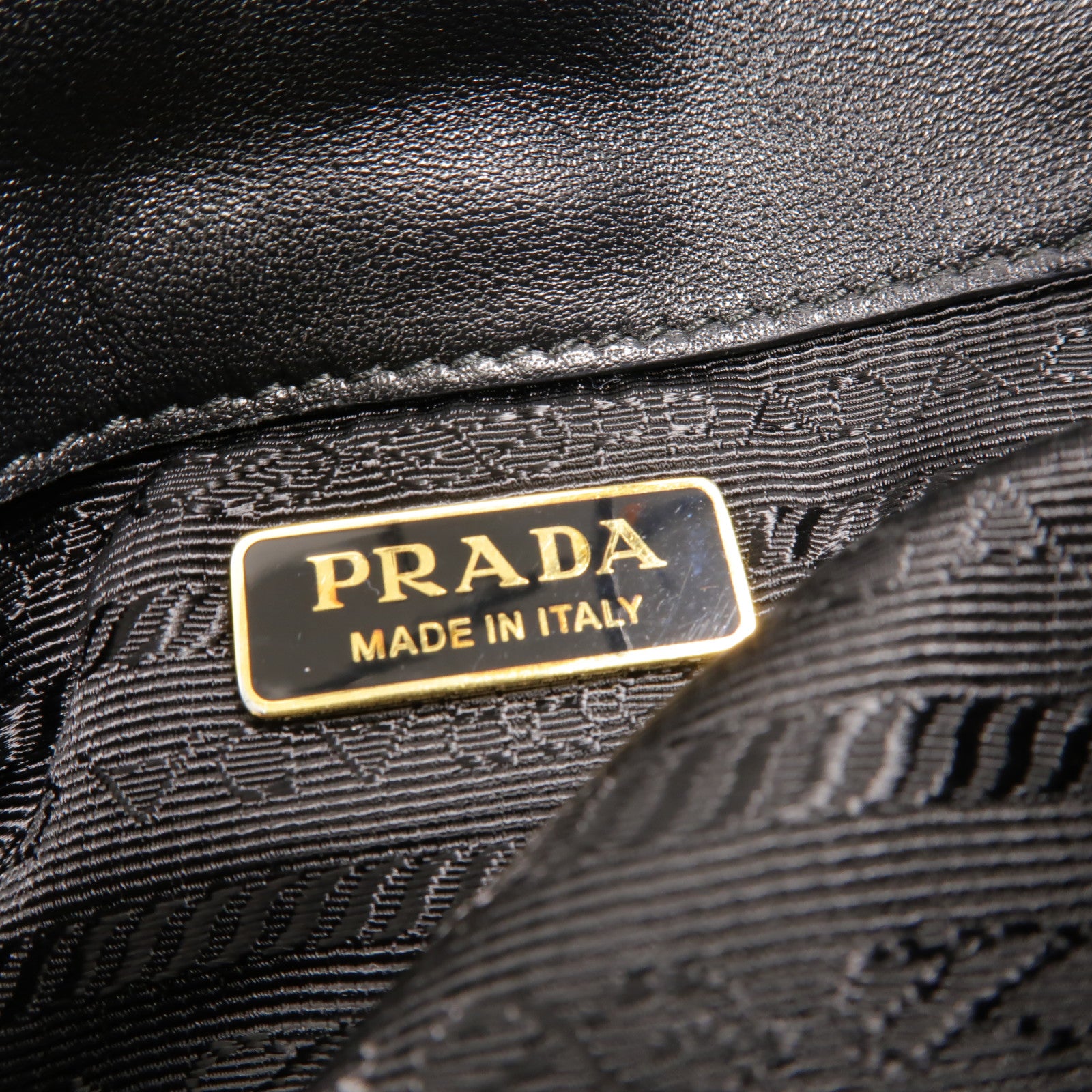 PRADA 羊皮皮革Bucket Bag肩背袋