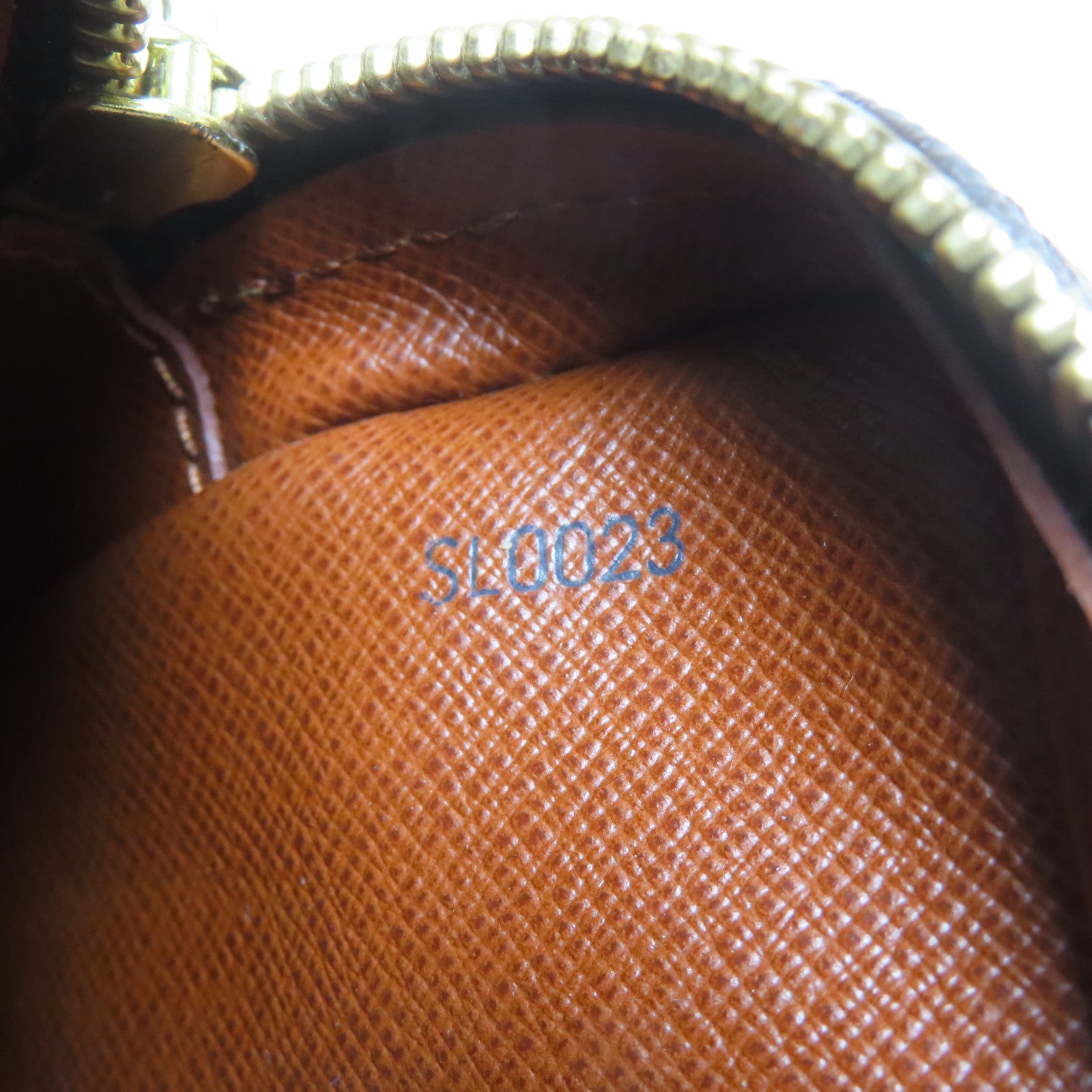 LOUIS VUITTON 【激減優惠】Monogram Danube金扣肩背袋啡色