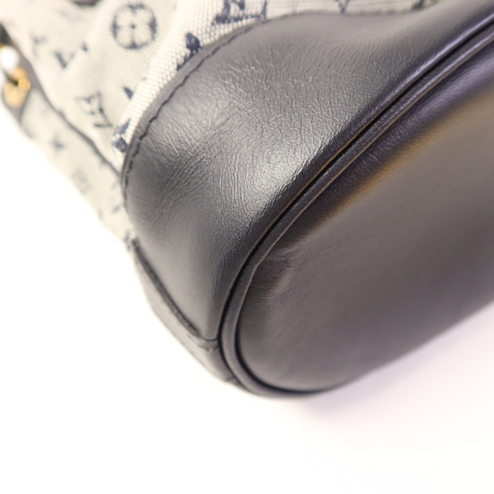 LOUIS VUITTON Monogram Mini Noelie Handbag金扣手拿包