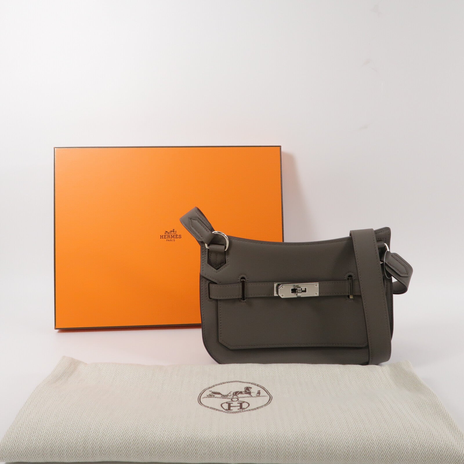 HERMES Swift皮革Mini Jypsiere肩背袋Etain