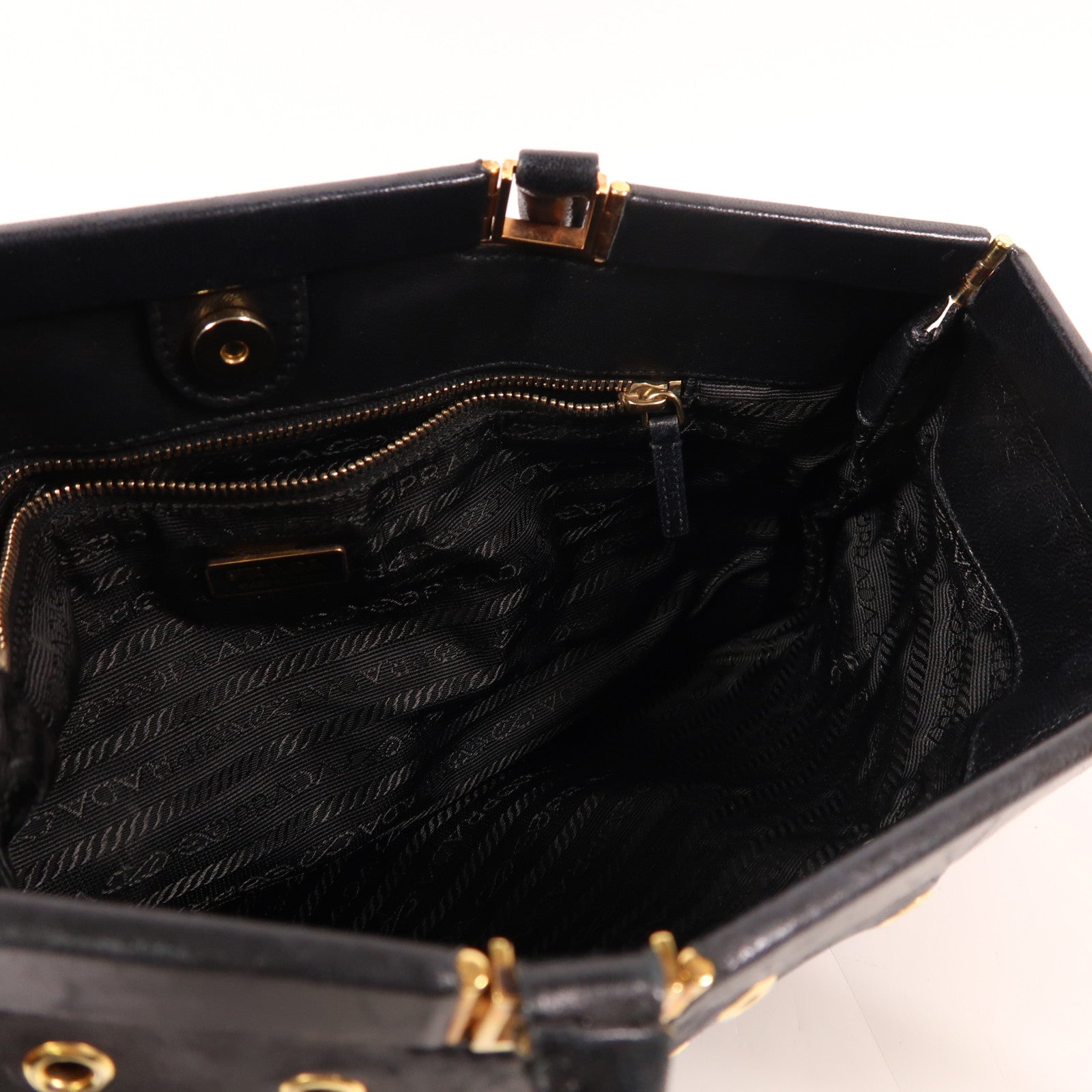 PRADA 牛皮皮革Shoulder Bag金扣肩背袋黑色