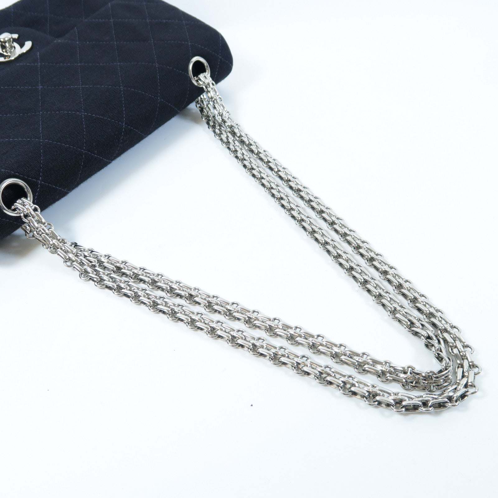 CHANEL 【激減優惠】菱格帆布Classic 23cm銀扣鏈帶肩背袋黑色