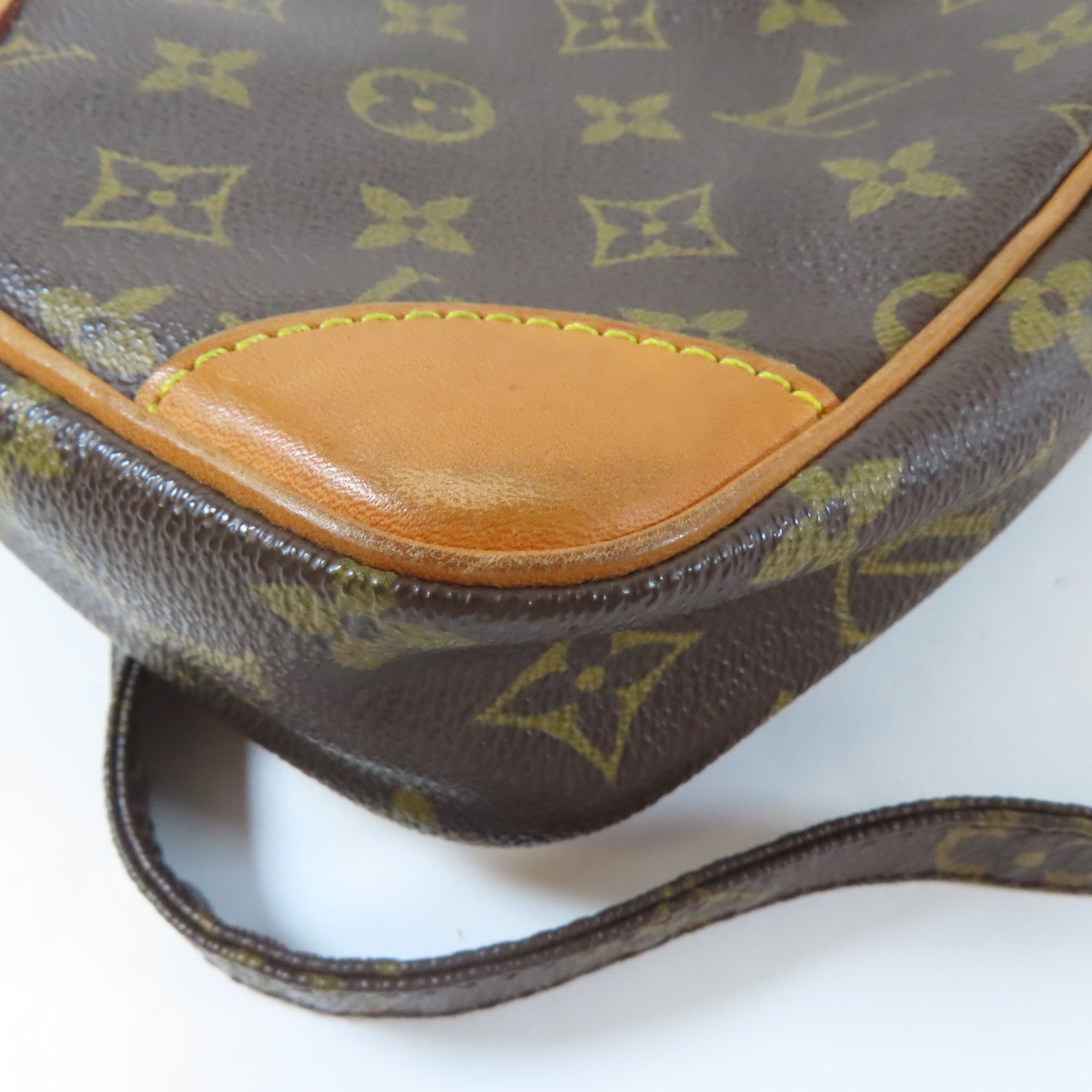 LOUIS VUITTON 【激減優惠】Monogram Danube金扣肩背袋啡色