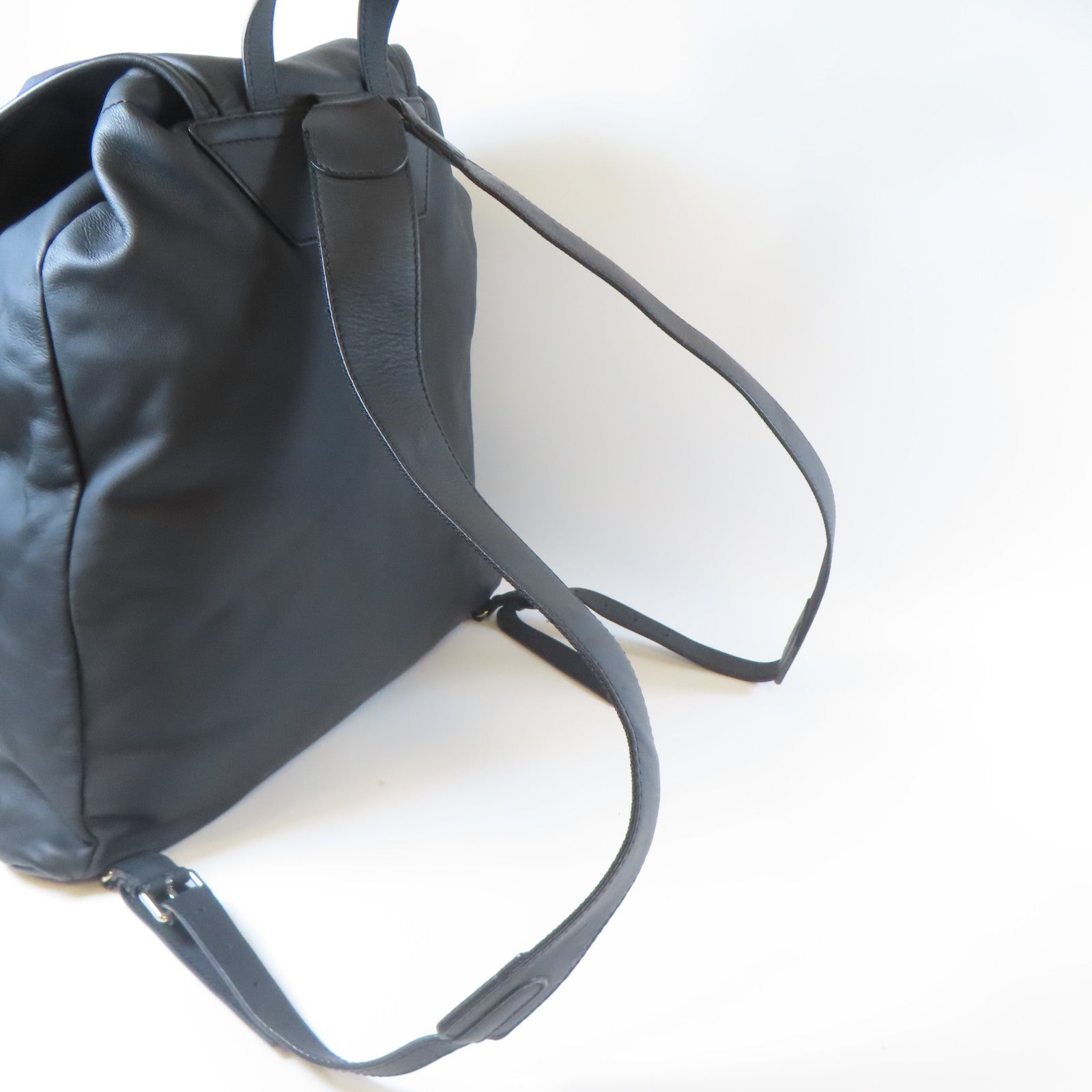 BALENCIAGA 牛皮皮革Rucksack銀扣背包黑色