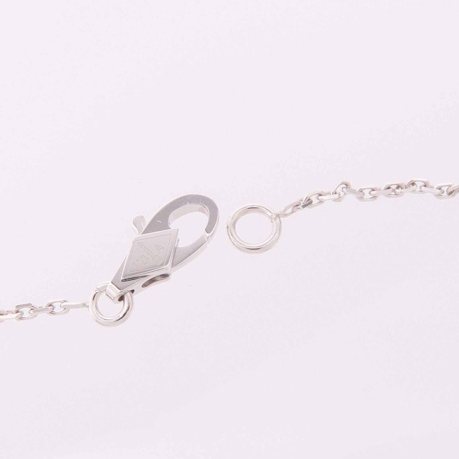 Van Cleef & Arpels 18K白金Sweet Alhambra Pendant鑽石項鍊