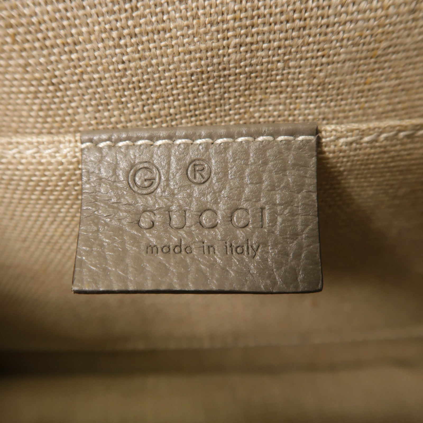 GUCCI 牛皮皮革Interlocking G鏈帶肩背袋