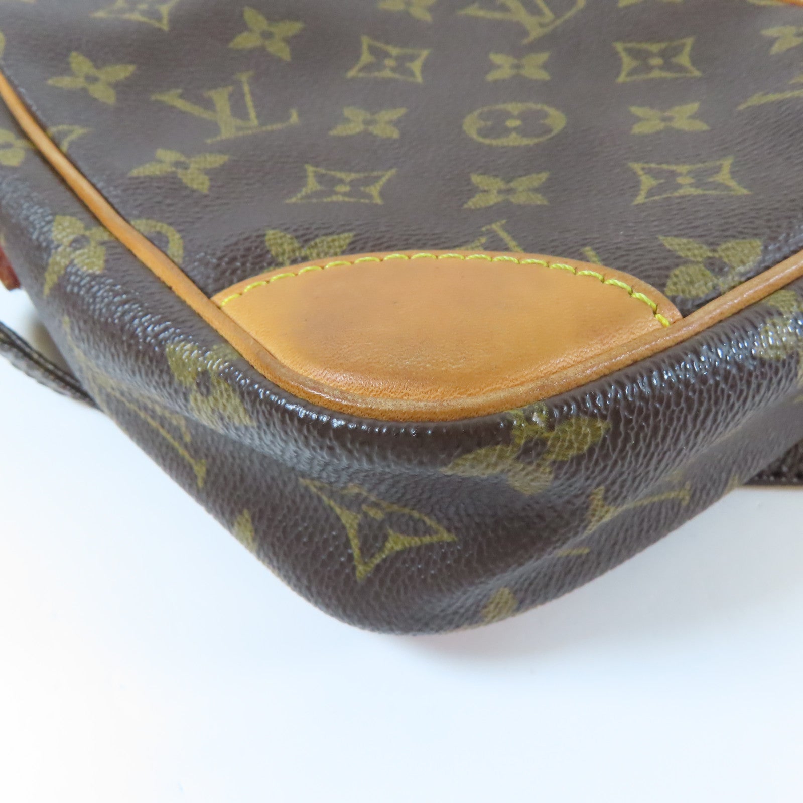 LOUIS VUITTON 【激減優惠】Monogram Danube金扣肩背袋啡色